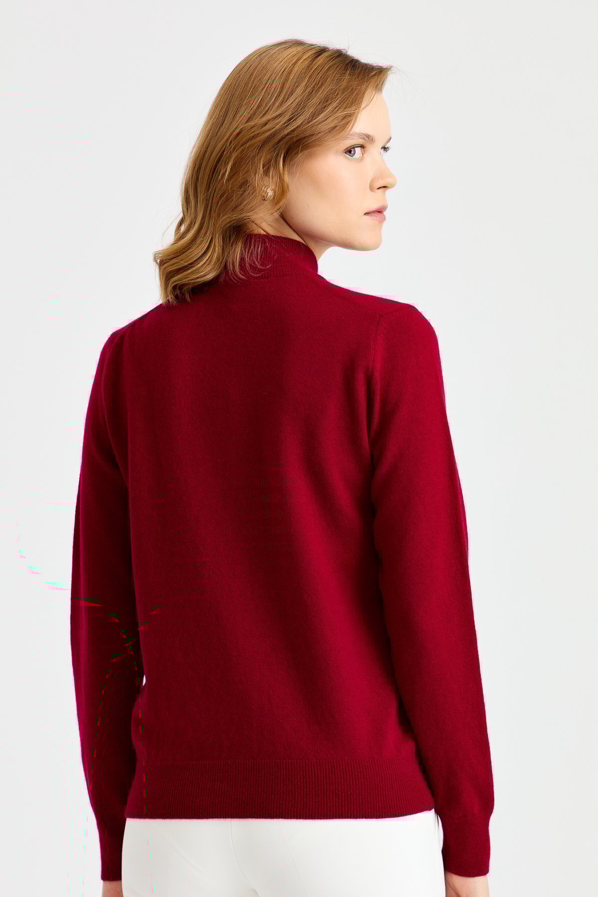 21040Женская классическая блузка с полуводолазкой