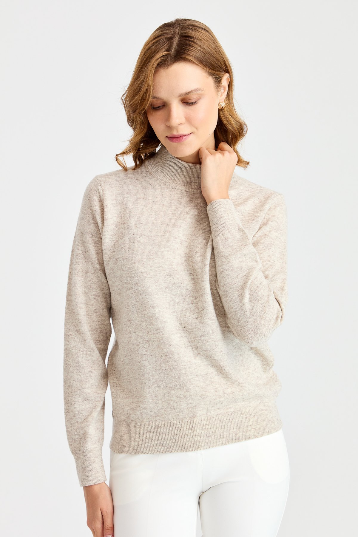 21040Женская классическая блузка с полуводолазкой