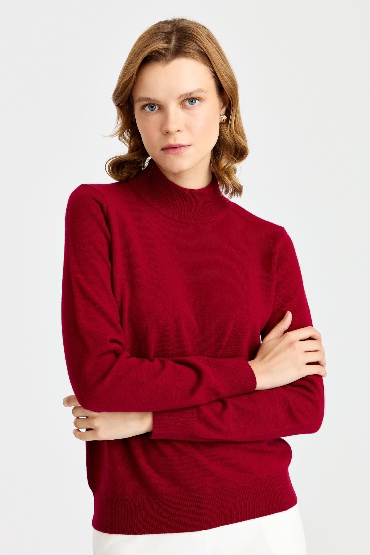 21040Женская классическая блузка с полуводолазкой