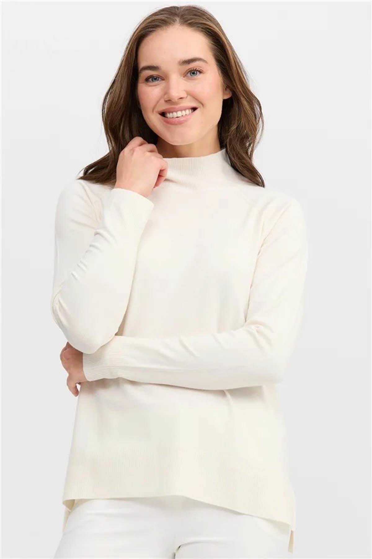 22305Kadın Yarım Balıkçı Yaka Kolları Yırtmaçlı Basic Kazak Kemik