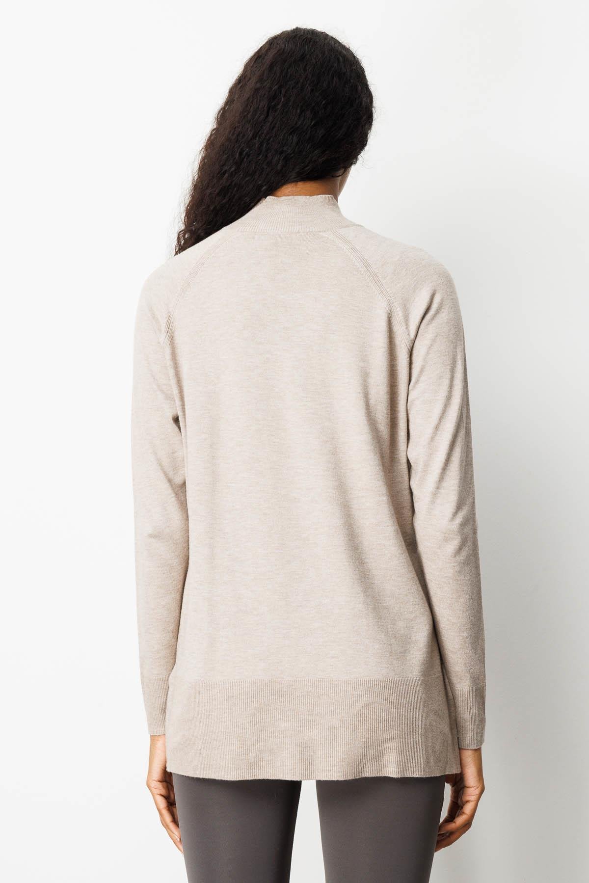 22305Kadın Yarım Balıkçı Yaka Kolları Yırtmaçlı Basic Kazak Vizon