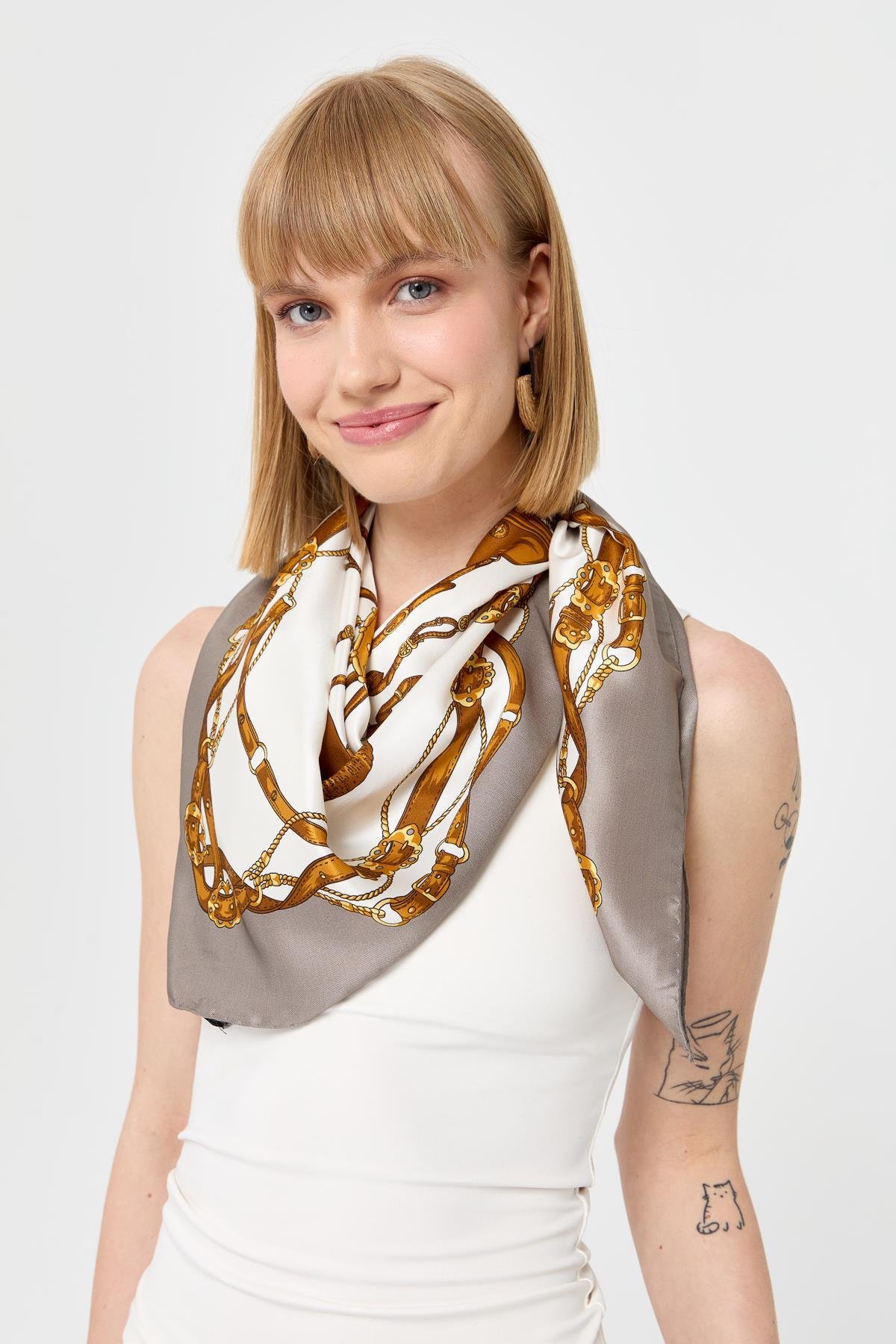 121Özel Tasarım İpek Eşarp 08