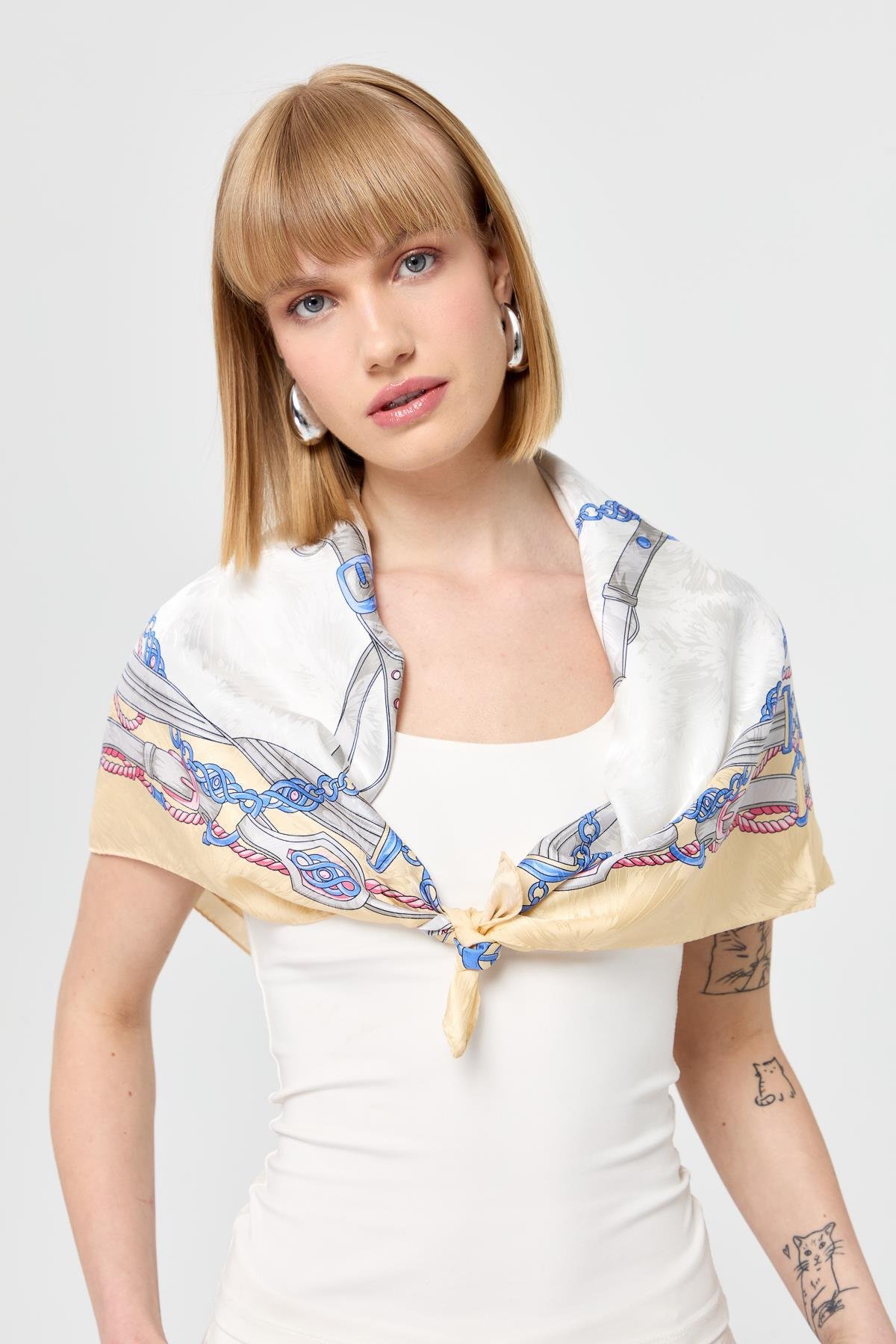 121Özel Tasarım İpek Eşarp 10