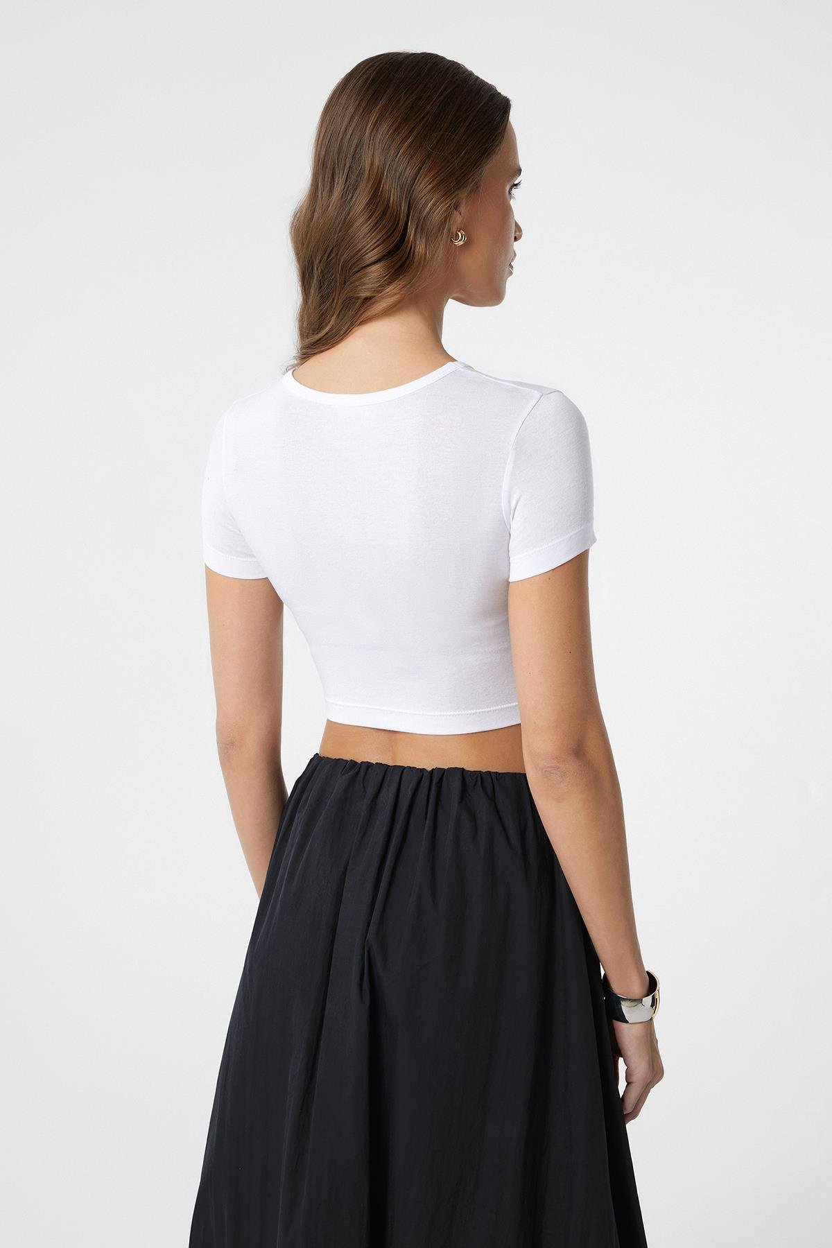Antioch Beyaz Basic Crop Kadın Top