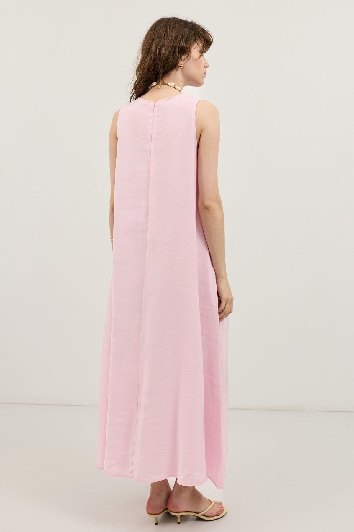 Antioch Pembe Dökümlü Halter Yaka Midi Elbise