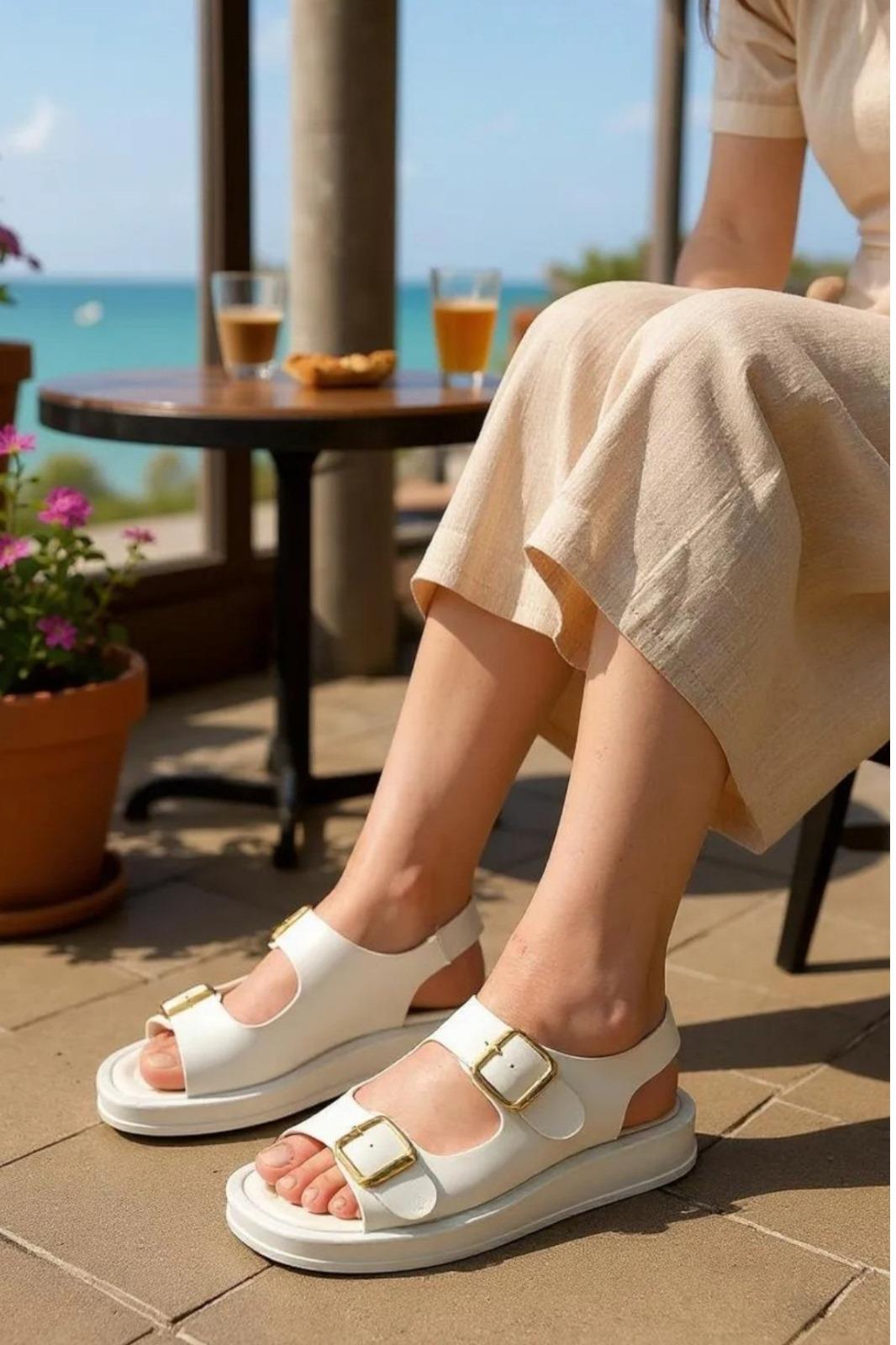 Feride Yumuşak Tabanlı Sandalet Beyaz - KADIN AYAKKABI