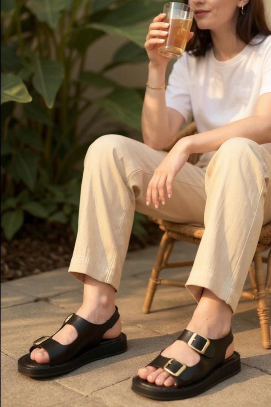 Feride Yumuşak Tabanlı Sandalet Siyah - KADIN AYAKKABI