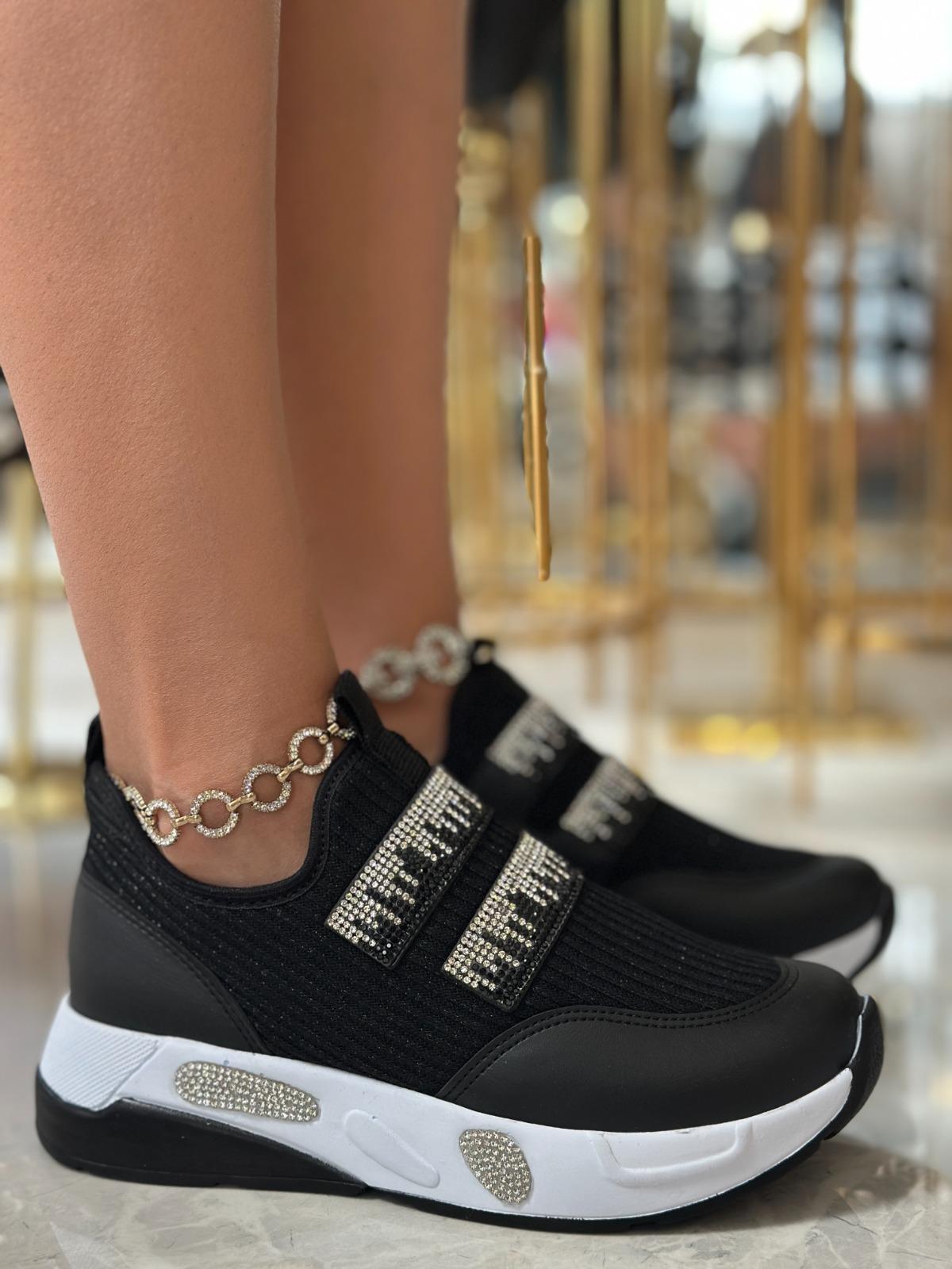 Iveko Kristal Taşlı Triko Spor Ayakkabı Siyah - WOMAN SHOES