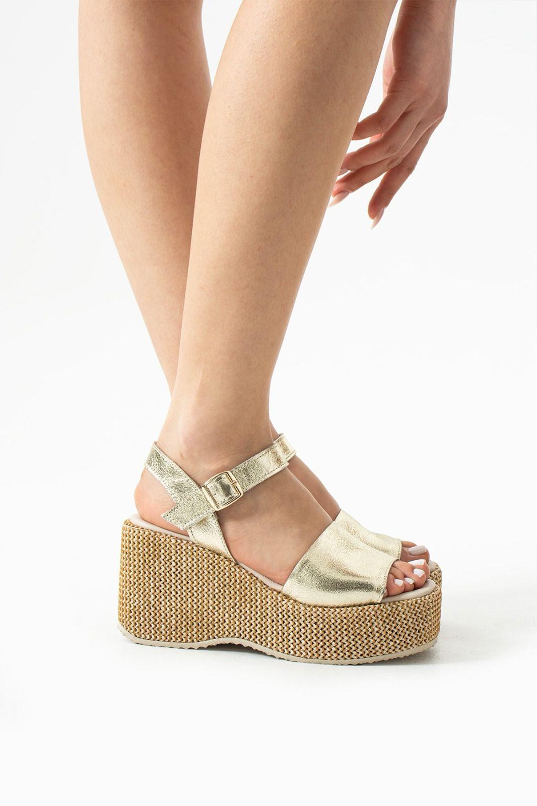Plaza Deri Dolgu Topuk Hasır Sandalet Gold - WOMAN SHOES