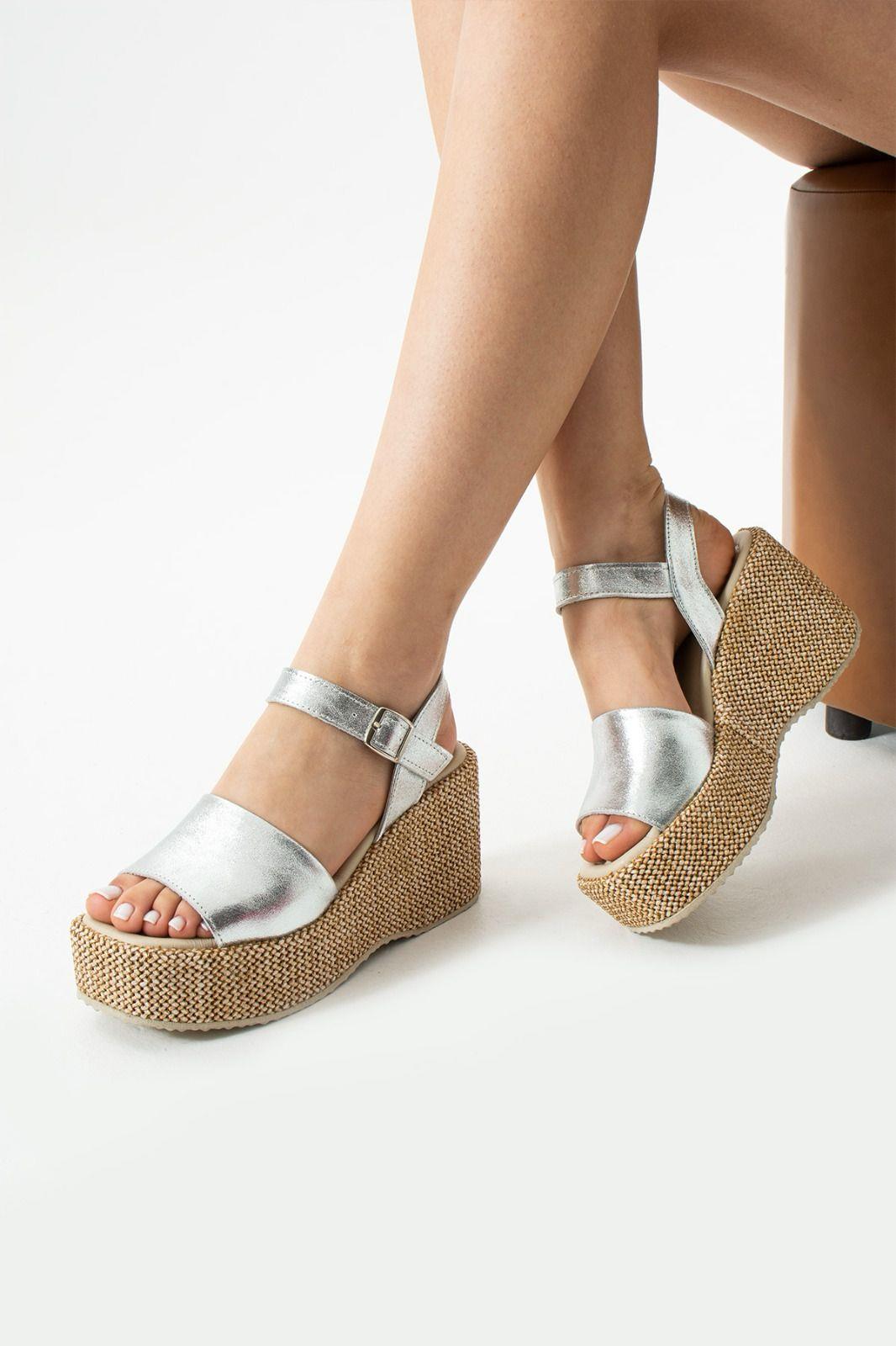 Plaza Deri Dolgu Topuk Hasır Sandalet Gümüş - KADIN AYAKKABI