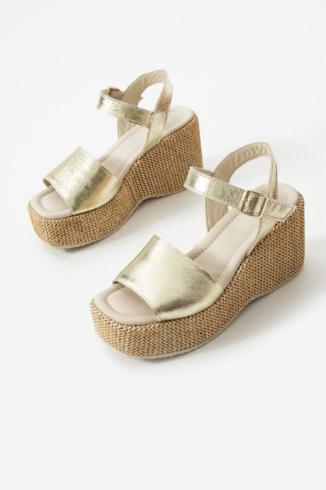 Plaza Deri Dolgu Topuk Hasır Sandalet Gold - WOMAN SHOES