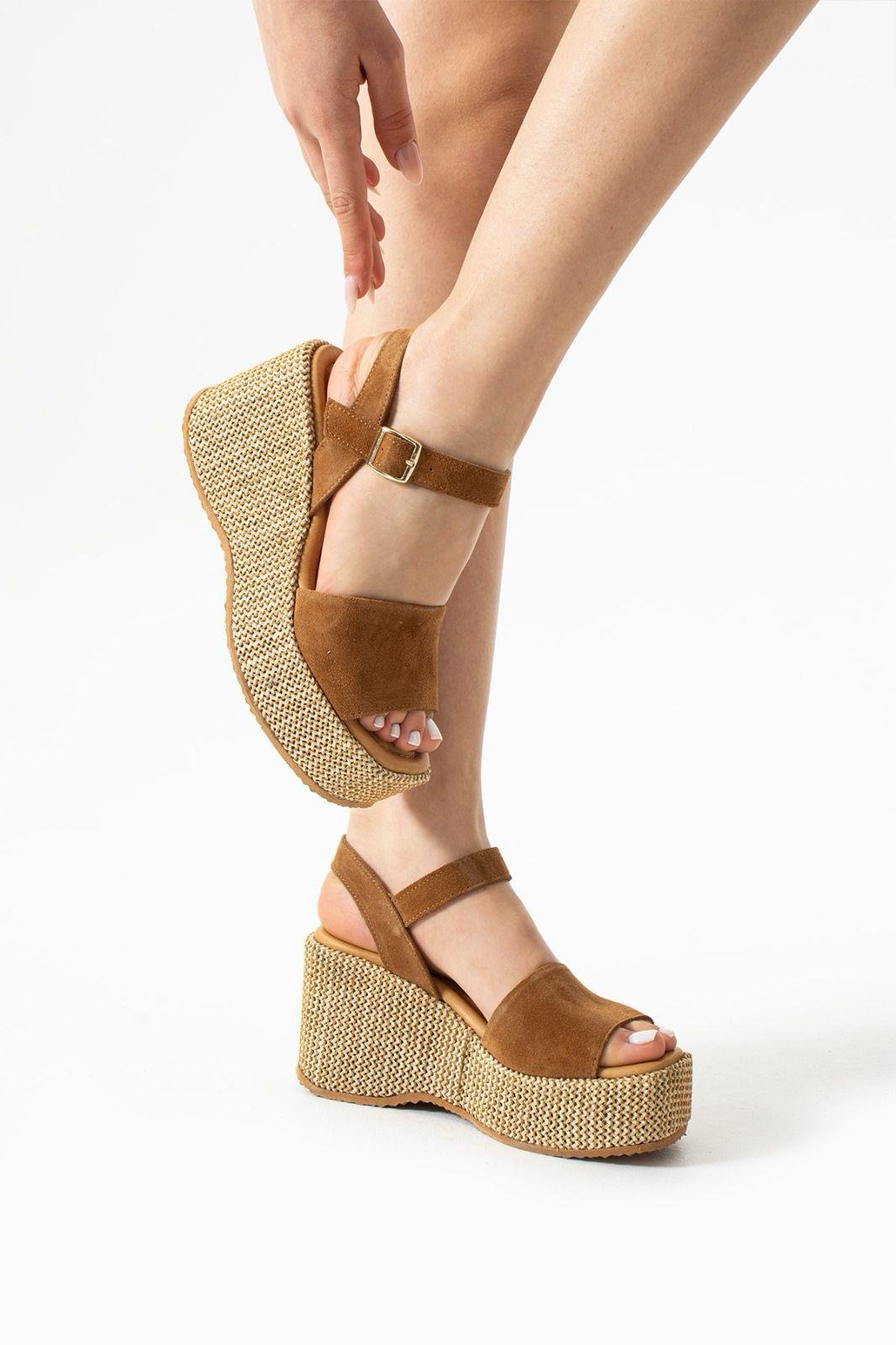 Plaza Süet Deri Dolgu Topuk Hasır Sandalet Taba - KADIN AYAKKABI