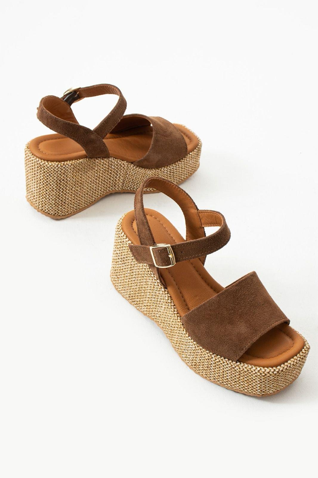 Plaza Süet Deri Dolgu Topuk Hasır Sandalet Kahverengi - WOMAN SHOES