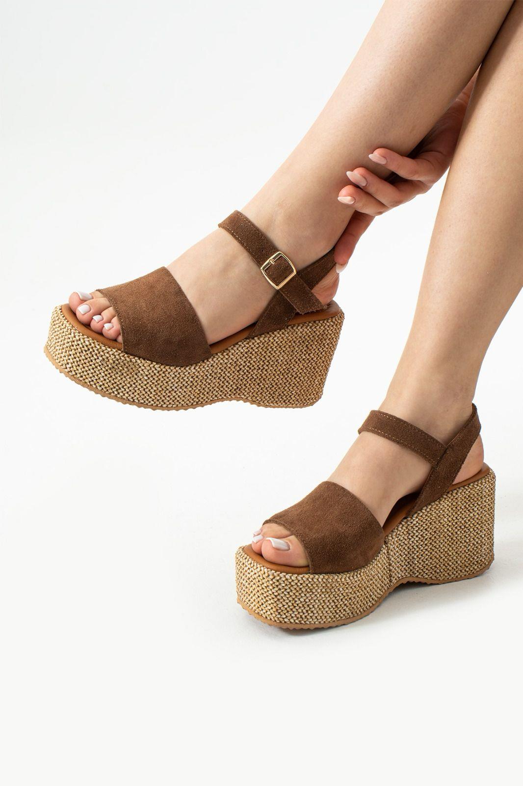 Plaza Süet Deri Dolgu Topuk Hasır Sandalet Kahverengi - WOMAN SHOES