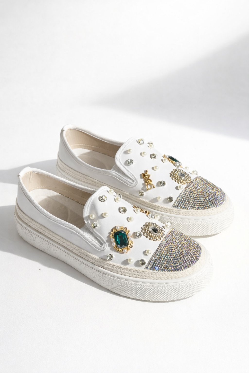 Rovilya Kristal Taşlı Özel Tasarım Spor Ayakkabı Beyaz - 