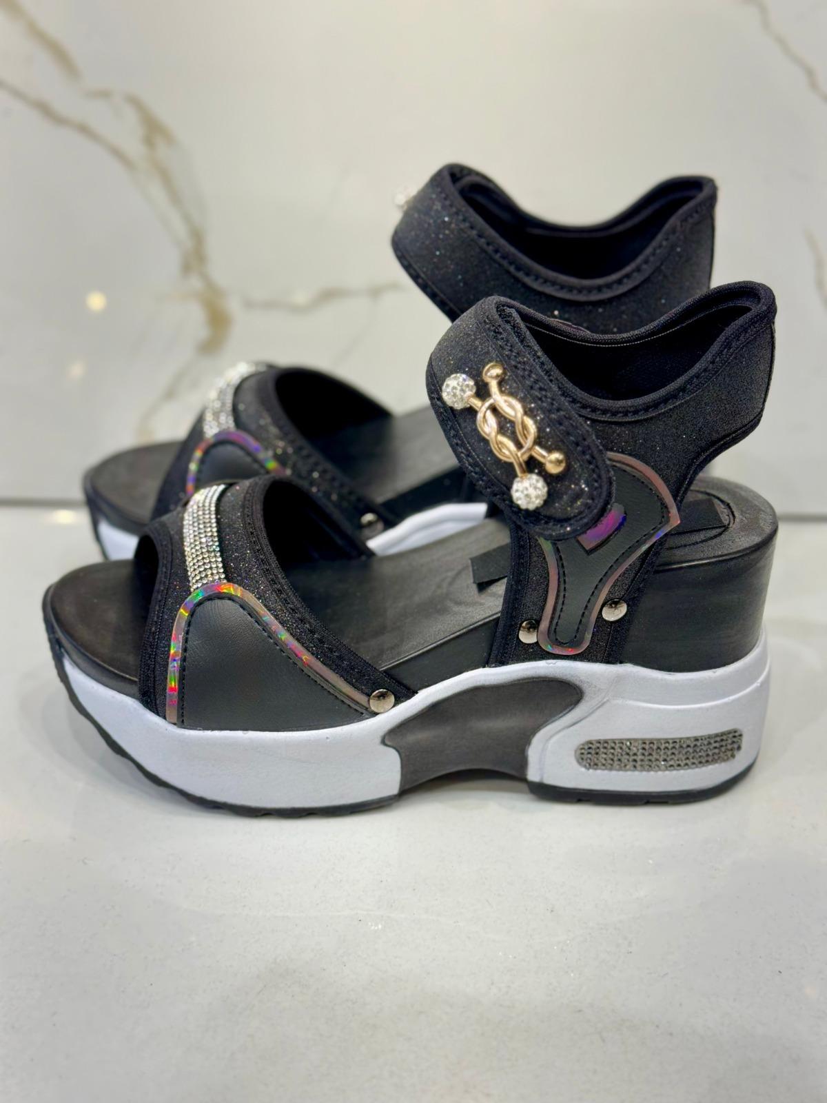 Tora Kristal Taşlı Yüksek Taban Sandalet Siyah - WOMAN SHOES