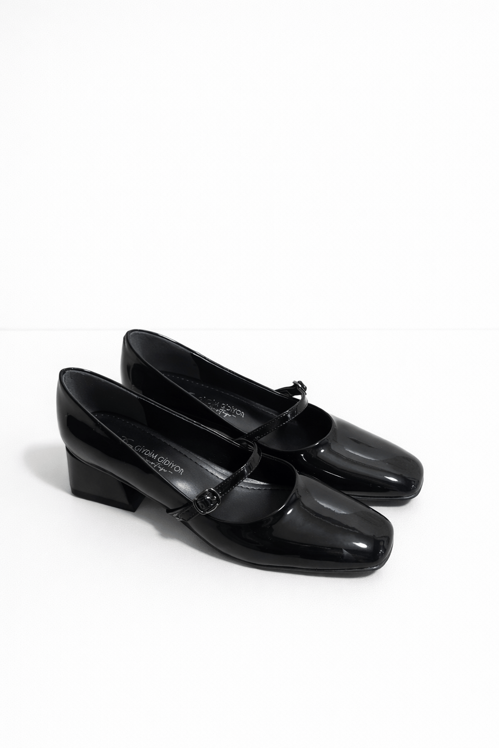 Zelda Topuklu Rugan Babet Siyah - 