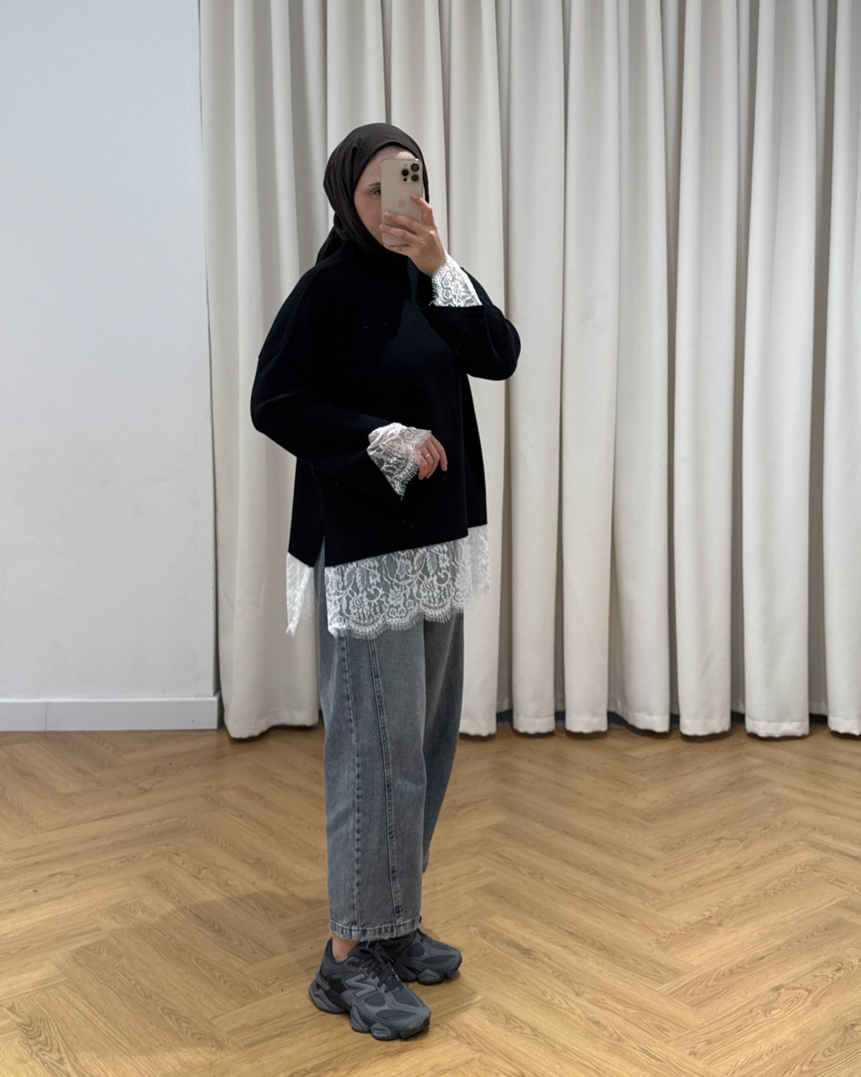 Olive Dantel Detaylı Siyah Örme Triko