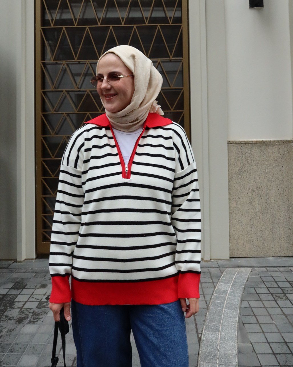 Yaka Kırmızı Detaylı Çizgili Triko