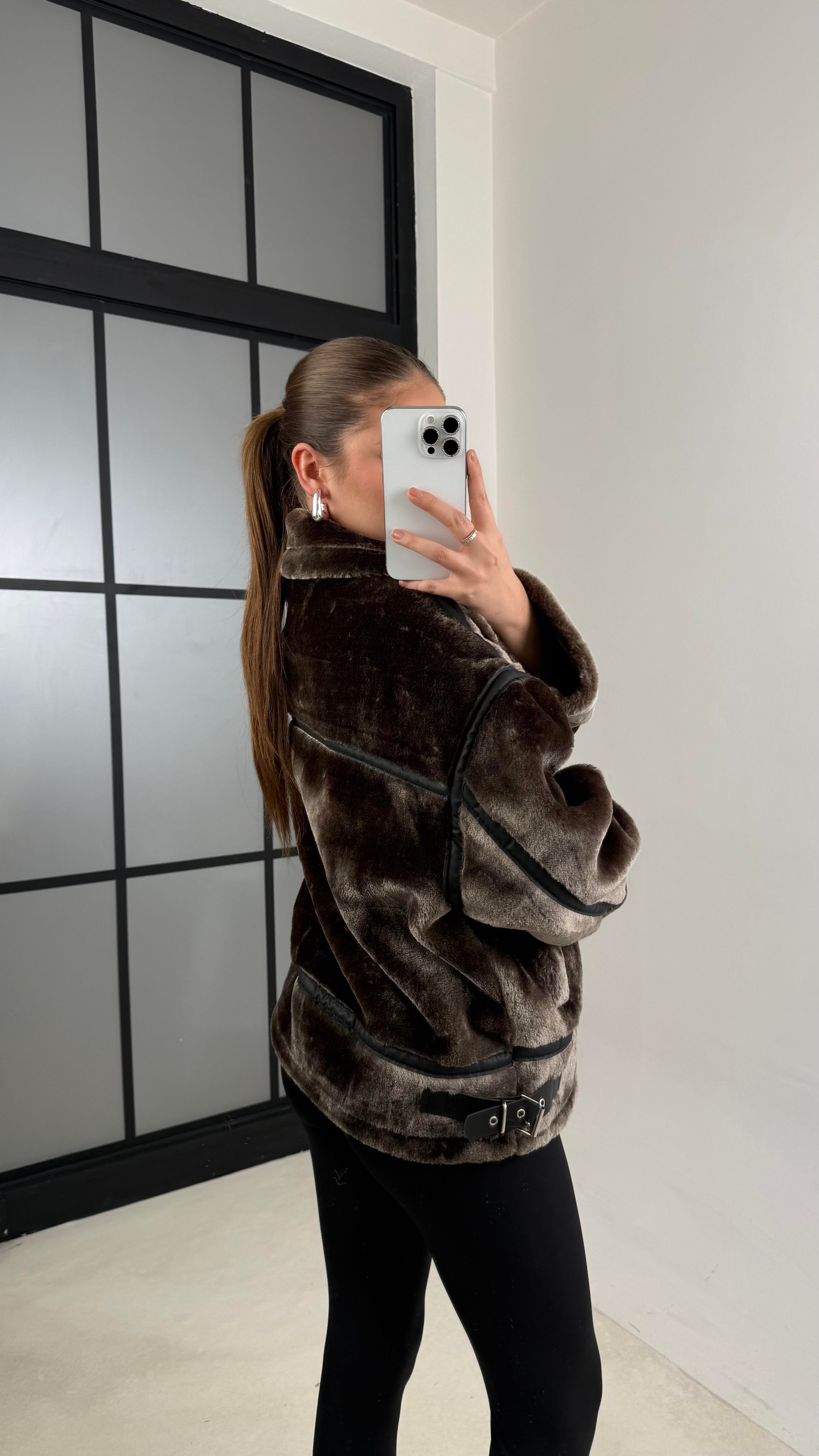 Kahve Tavşan Tüylü Görünümlü Yakalı Kürk Mont GAUS-00614GAUS الجواكيت GAUS-00614