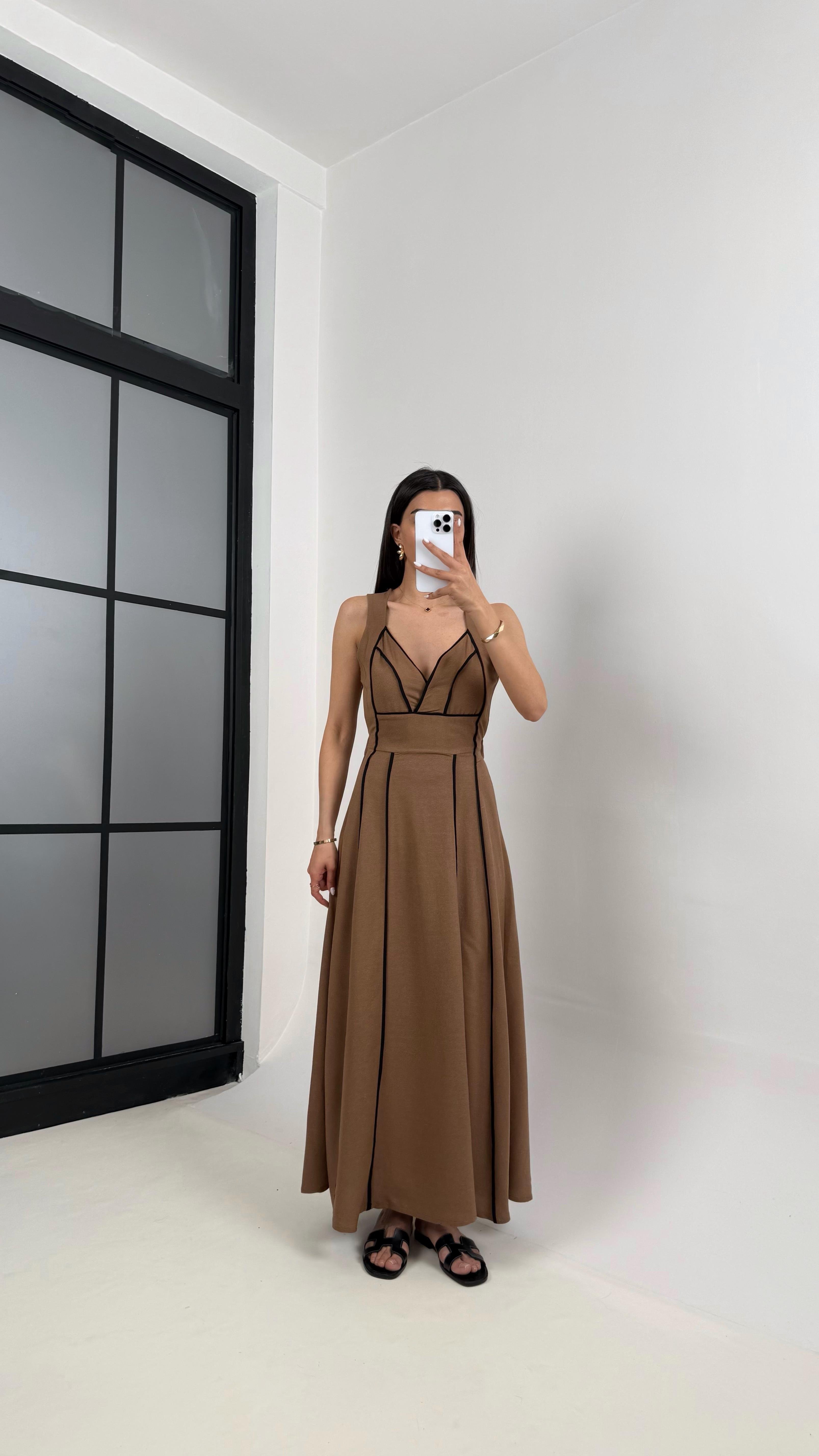 Kahve Siyah Şerit Detaylı Tasarım Keten Elbise Gaus00370GausELBİSEGU1001861