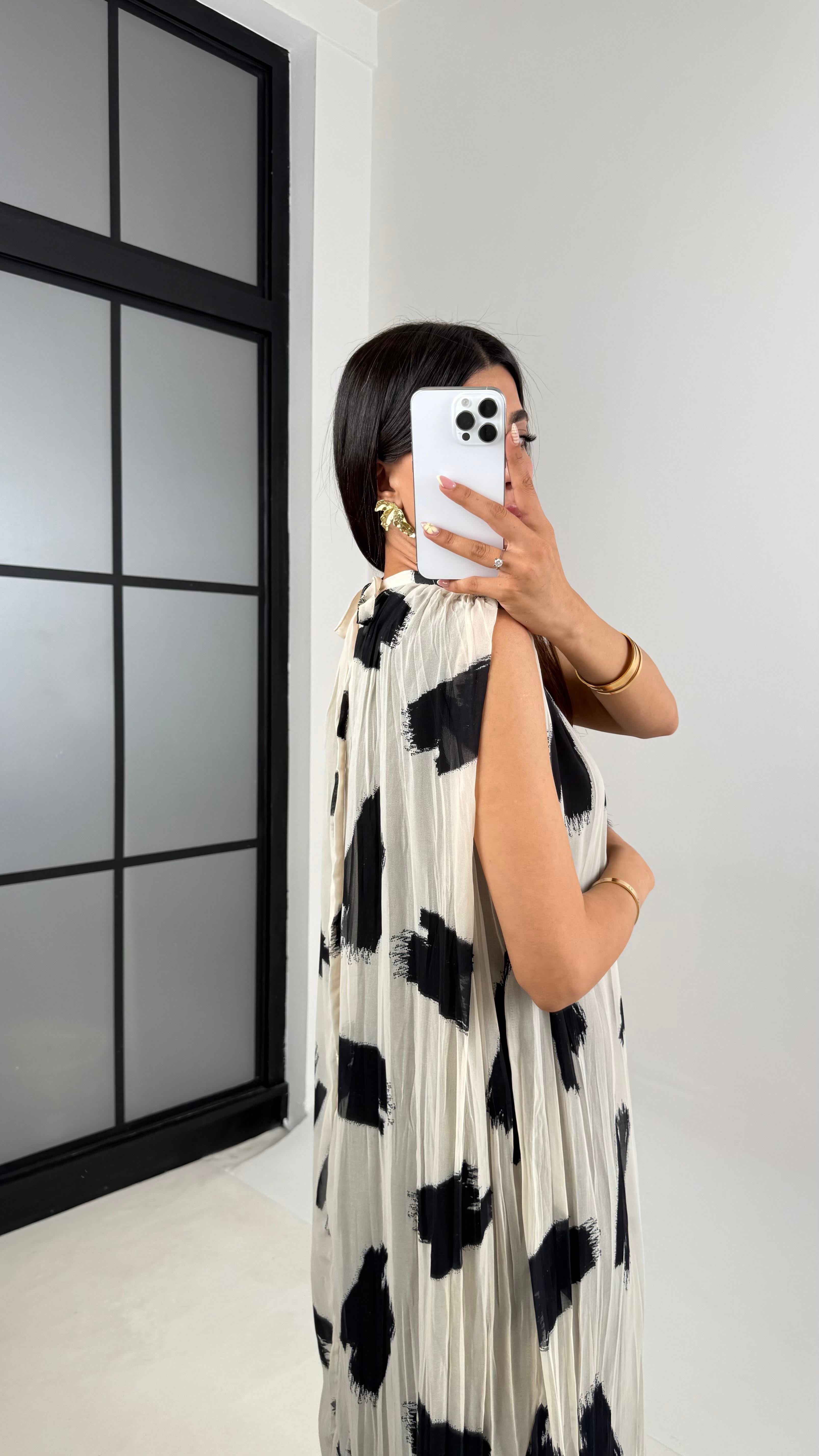 Taş Siyah Desenli Sırt Bağlamalı Astarlı Kırışık Kumaş Elbise Gaus00642GausELBİSEGU1002494