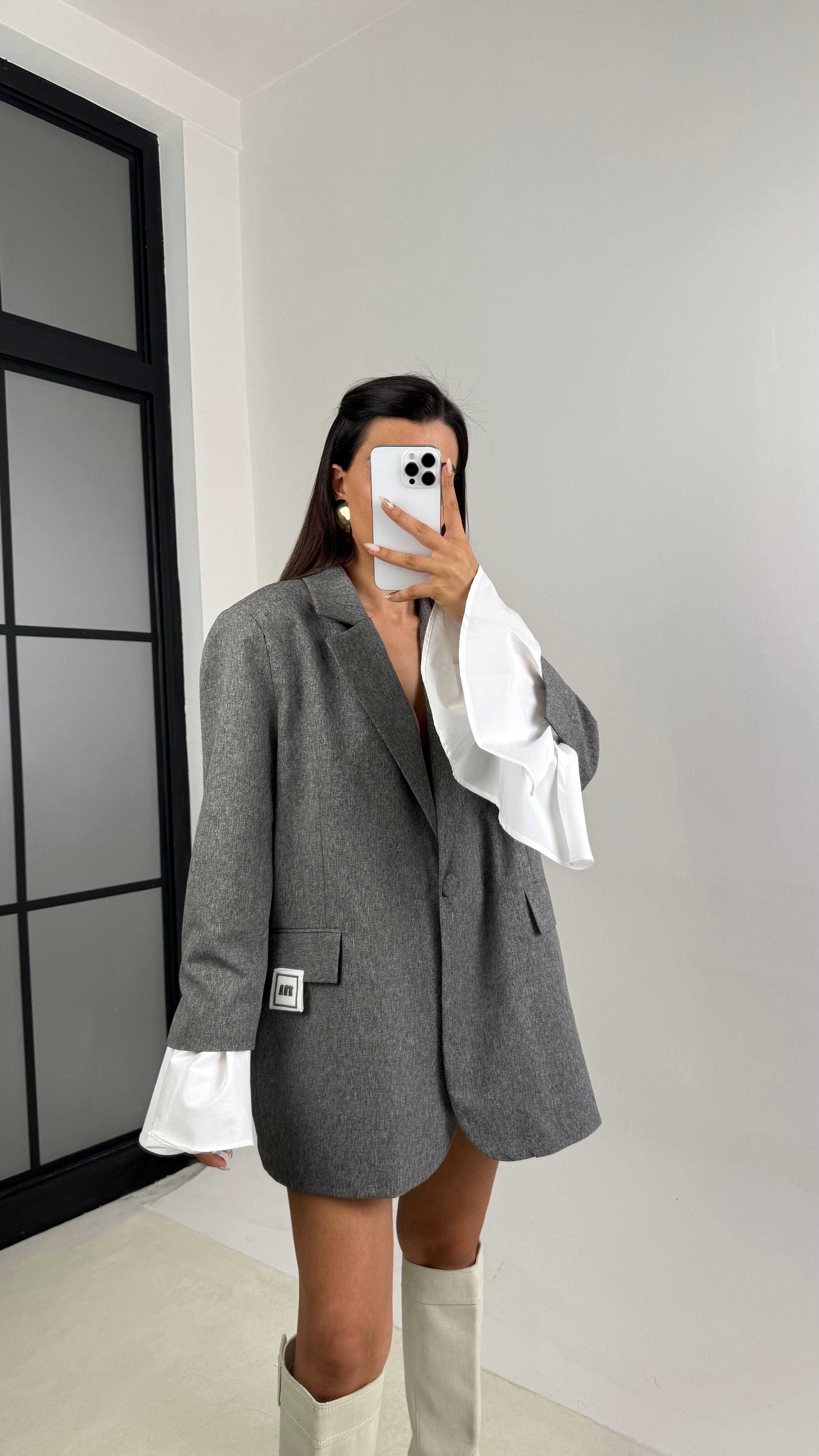 Gri Kol Detaylı Detaylı Astarlı Vatkalı Tasarım Ceket GAUS-00106GAUS السترات  GAUS-00106