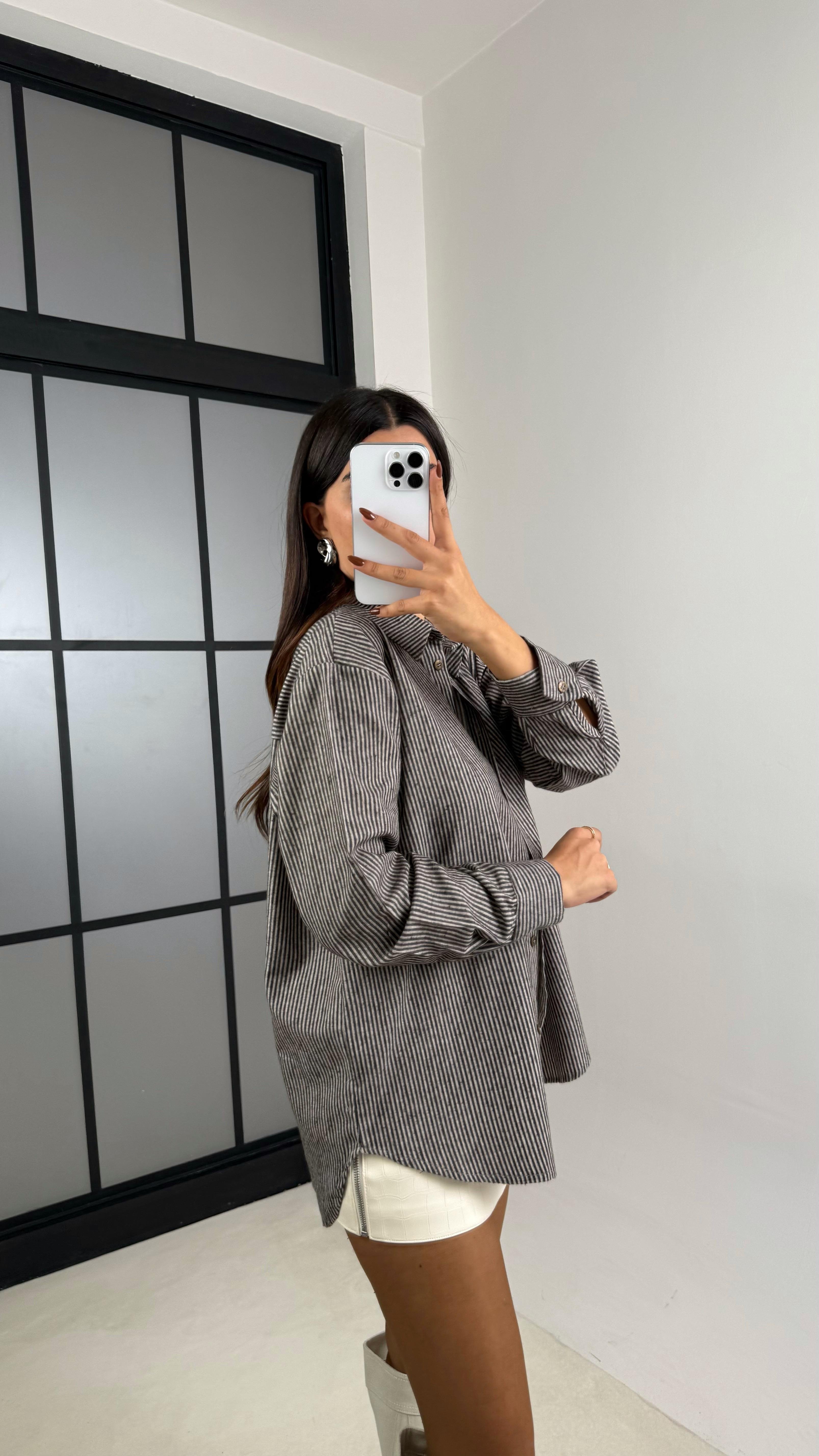 Siyah Çizgili Premium Gömlek GAUS-00143GAUS القمصان GAUS-00143