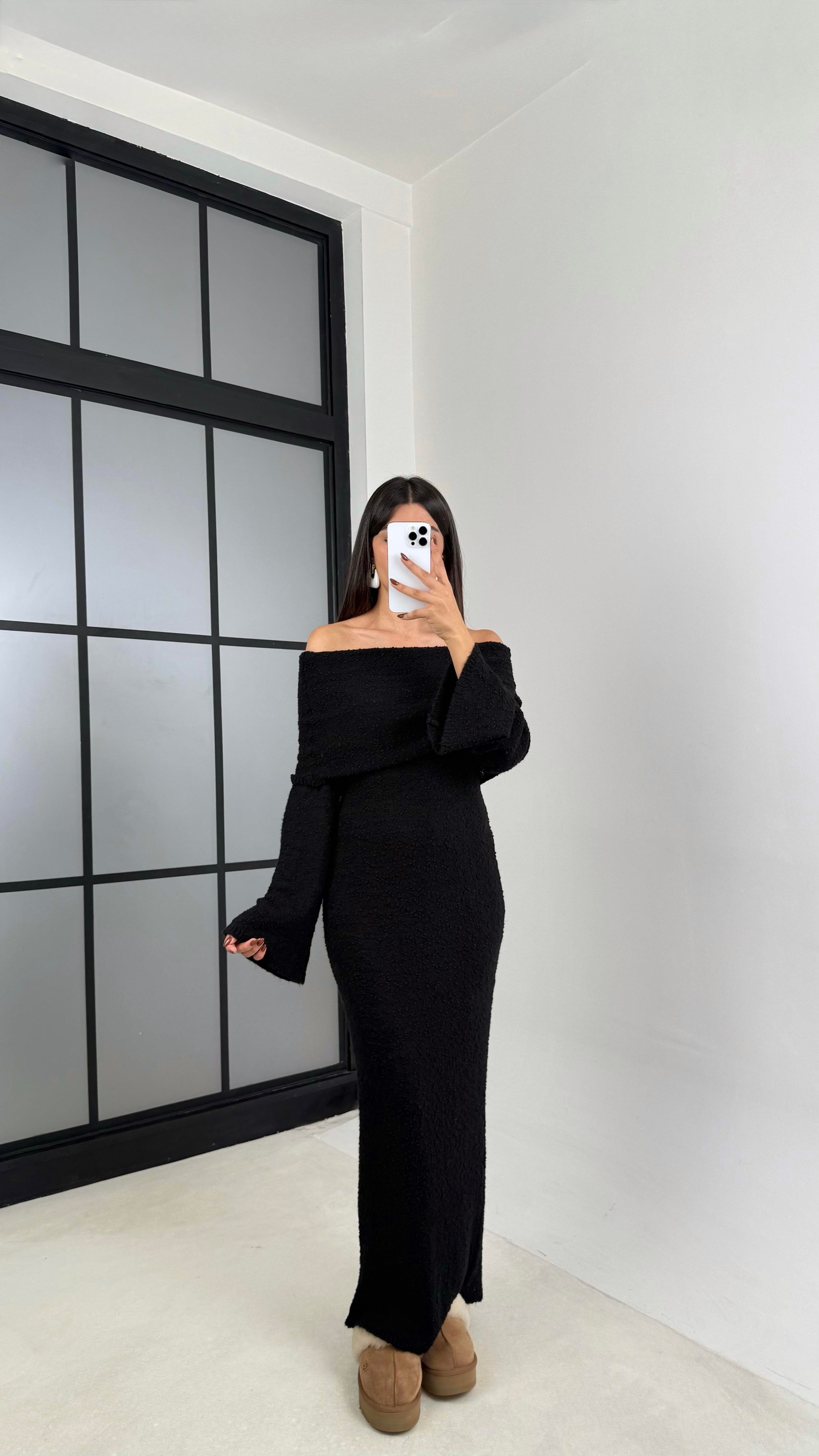 Siyah Madonna Yaka Tasarım Uzun Triko Elbise GAUS-00126GAUSELBİSEGAUS-00126