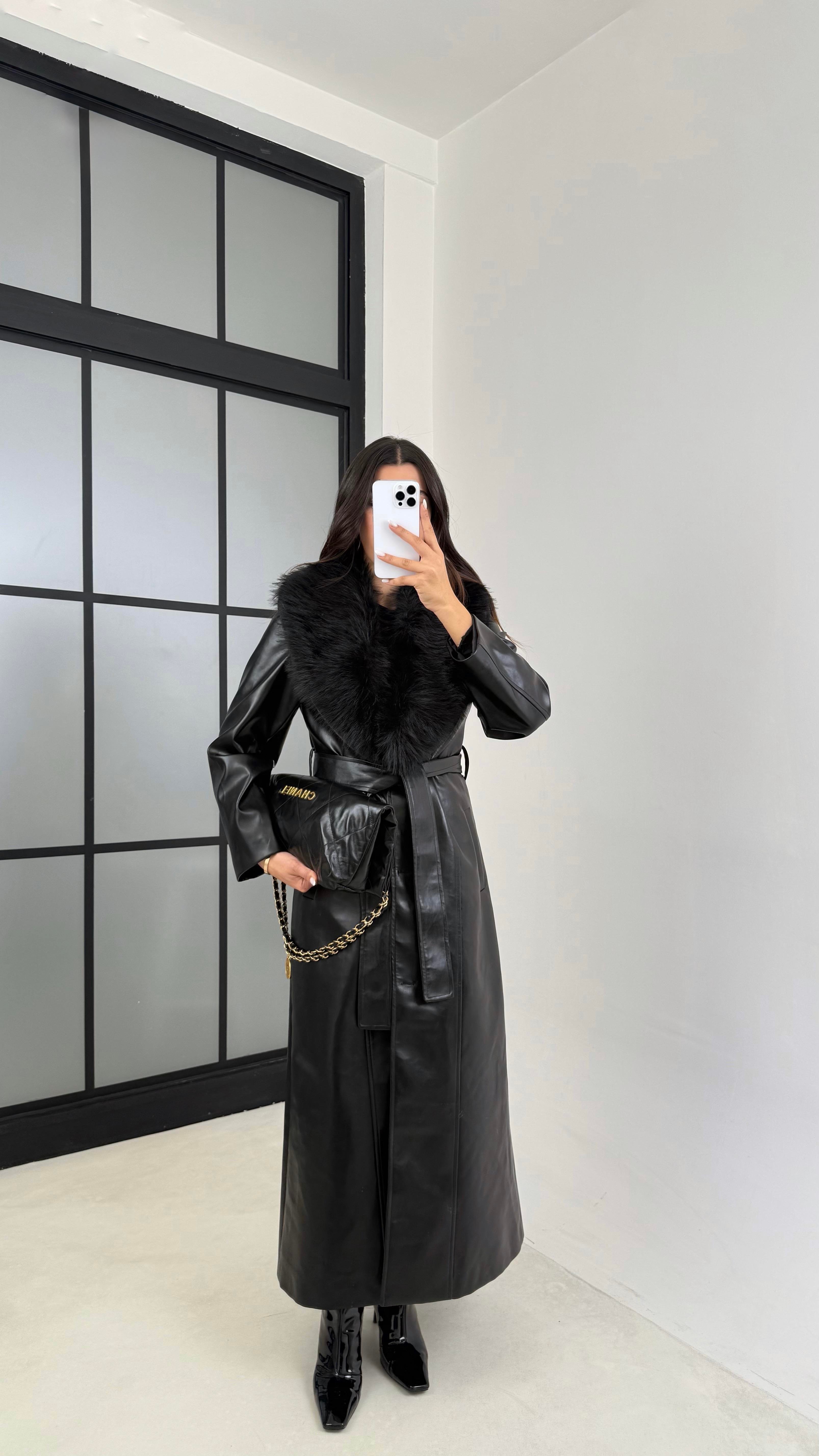 Siyah Yakası Kürklü Astarlı Deri Kaban GAUS-00685GAUS المعاطف GAUS-00685