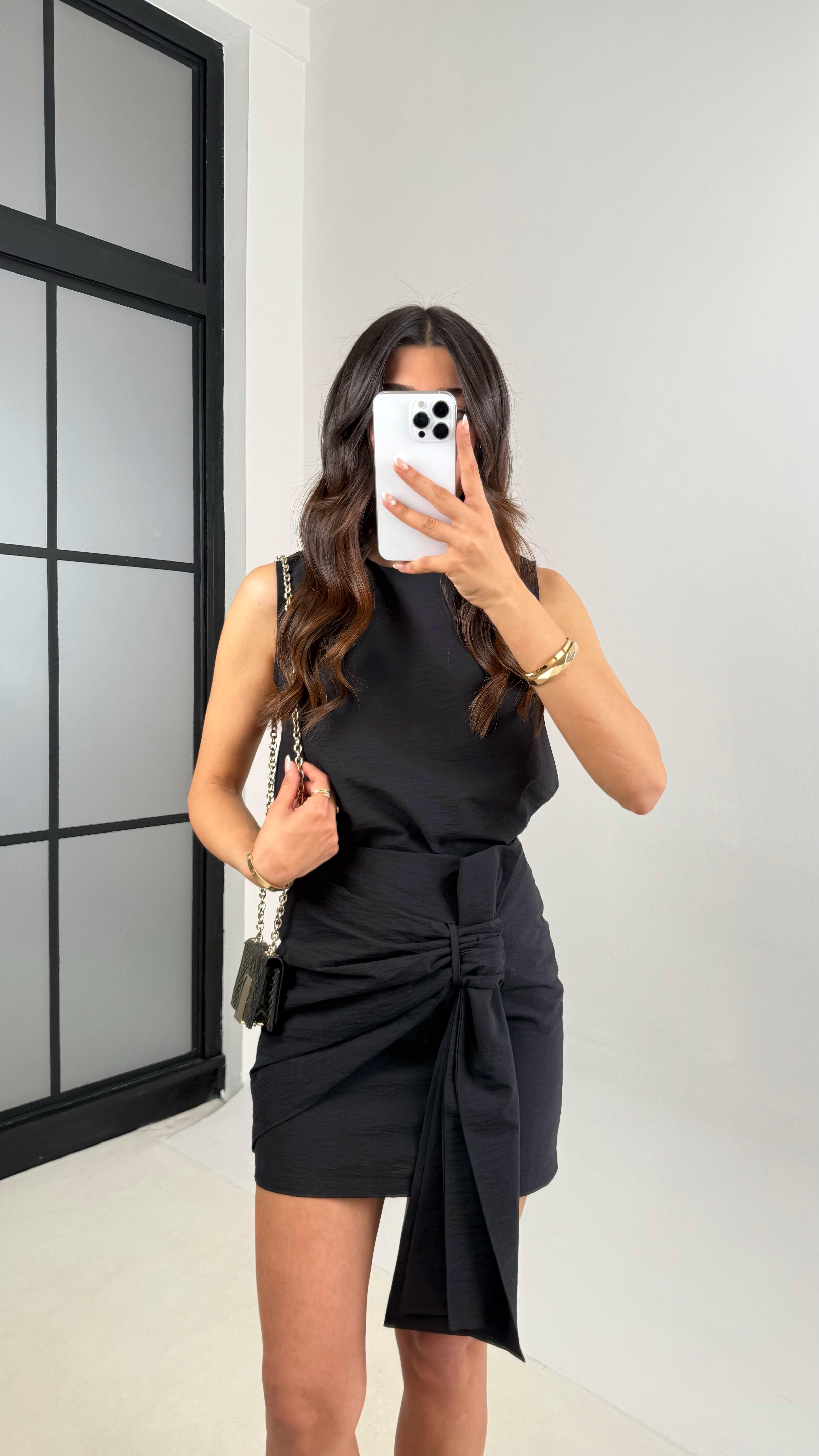 Siyah Bluz Fiyonk Detaylı Etek İkili Tencel Takım Gaus00525GausTAKIMGU1002231