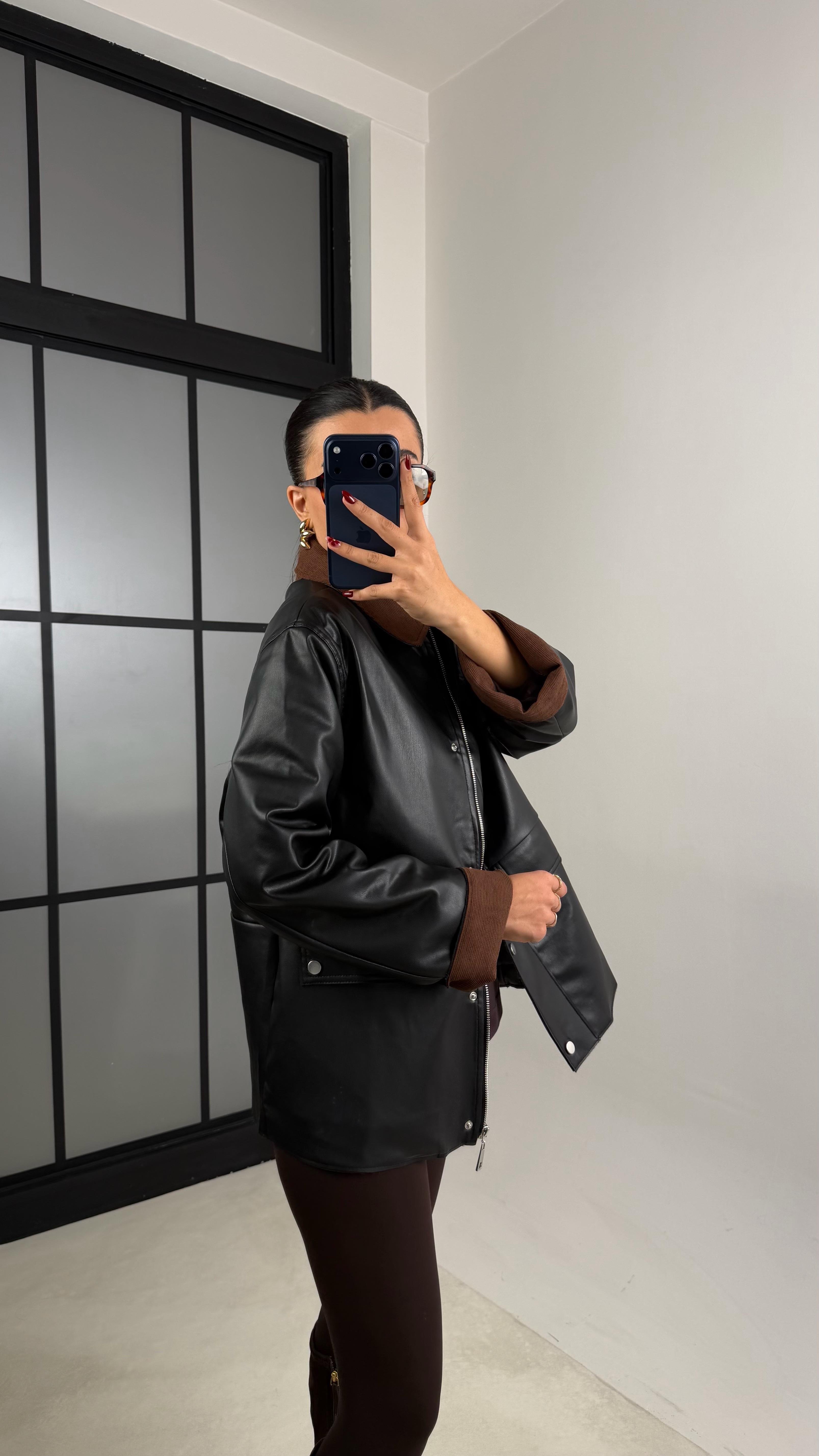 Siyah Kadife Yakalı Astarlı Deri Ceket GAUS-00671GAUS السترات  GAUS-00671