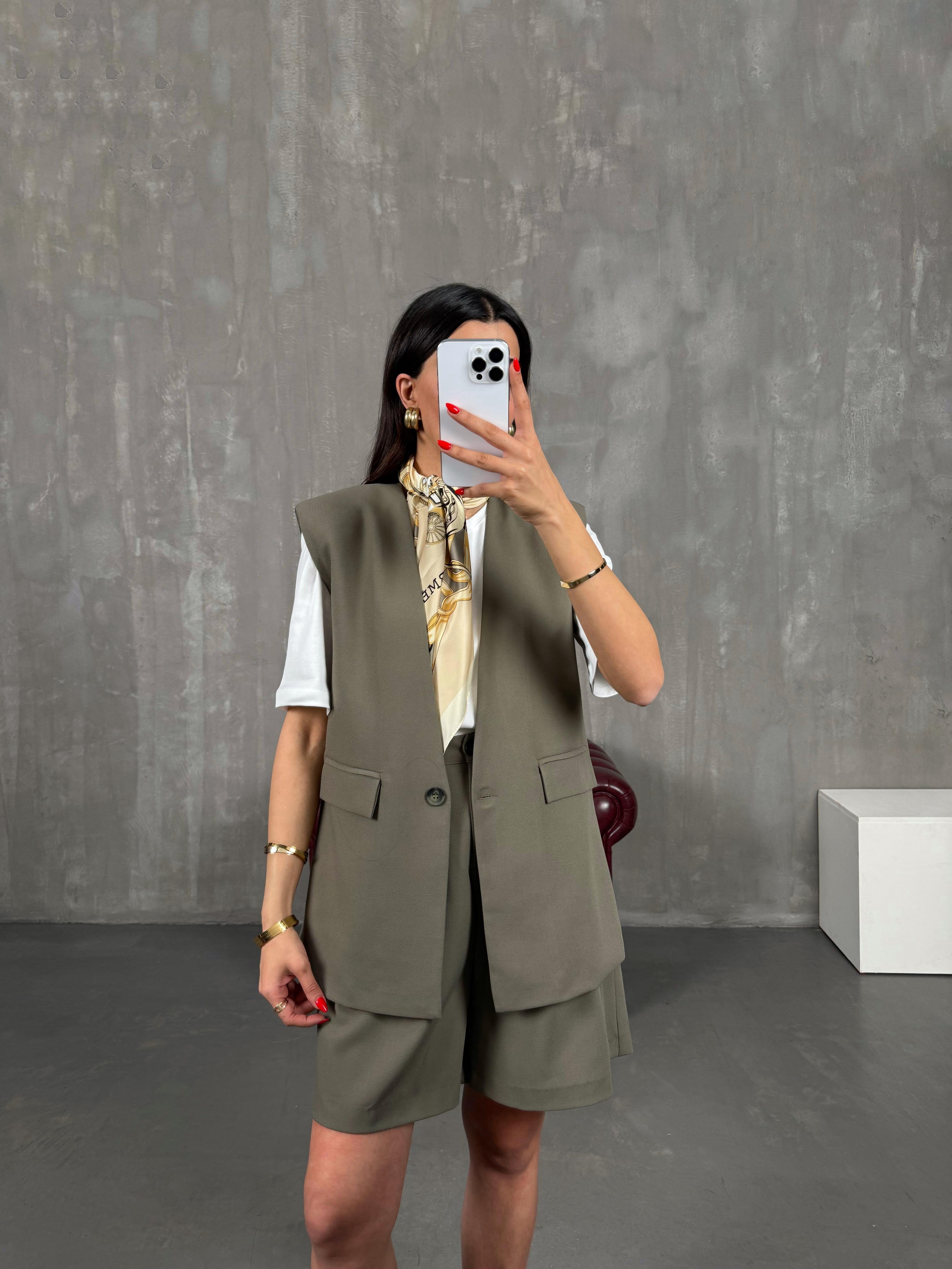 Haki Vatkalı Astarlı Yelek Şehir Boy Şort Takım Gaus00173GausTAKIMGU1001400