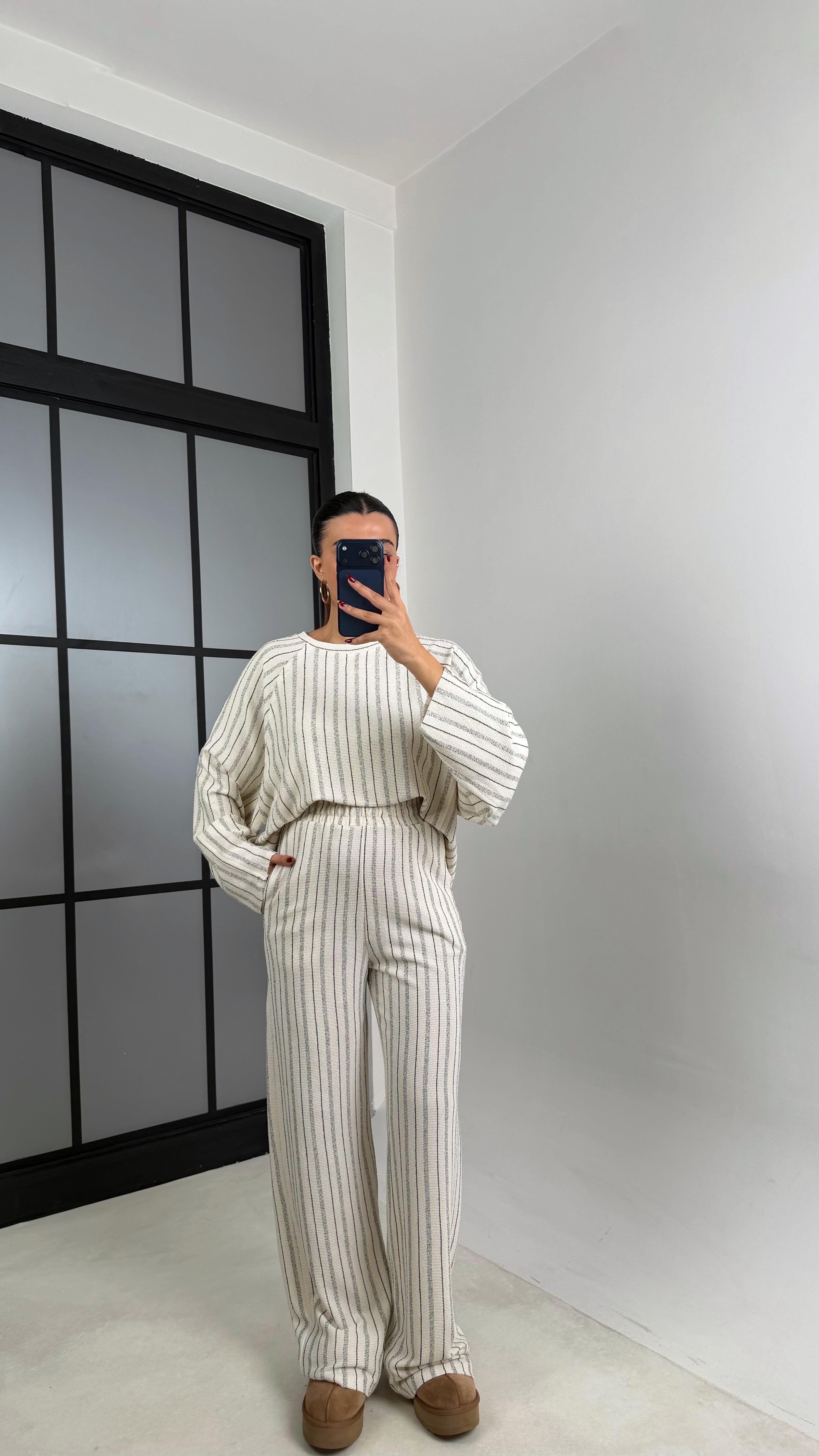 Ekru Şerit Desenli Kazak Beli Lastikli Pantolon Takım GAUS-00702GAUSTAKIMGAUS-00702