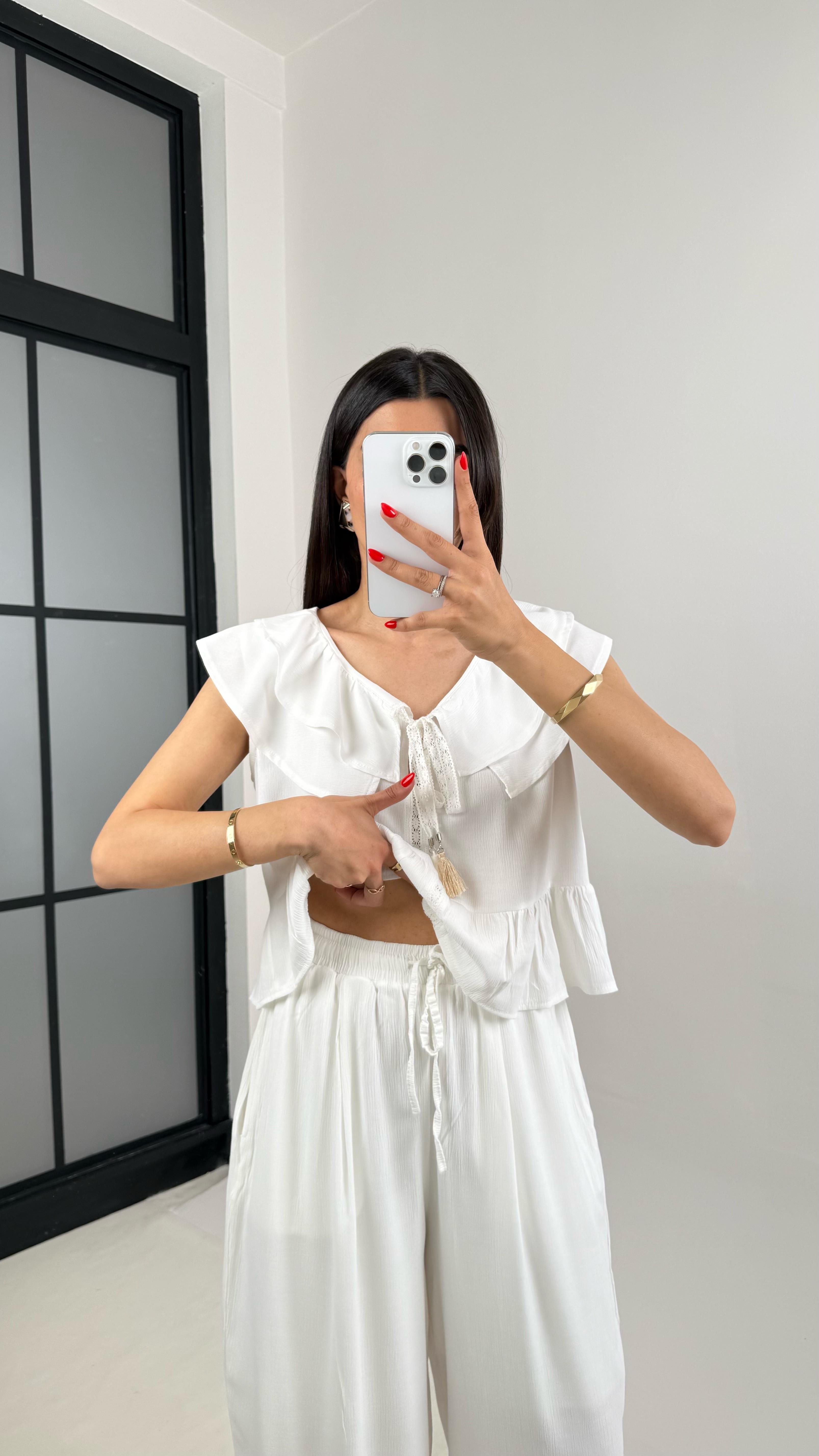 Beyaz Yaka Fırfırlı Bluz Beli Lastikli Pantolon Gofre Takım Gaus00460GausTAKIMGU1002072