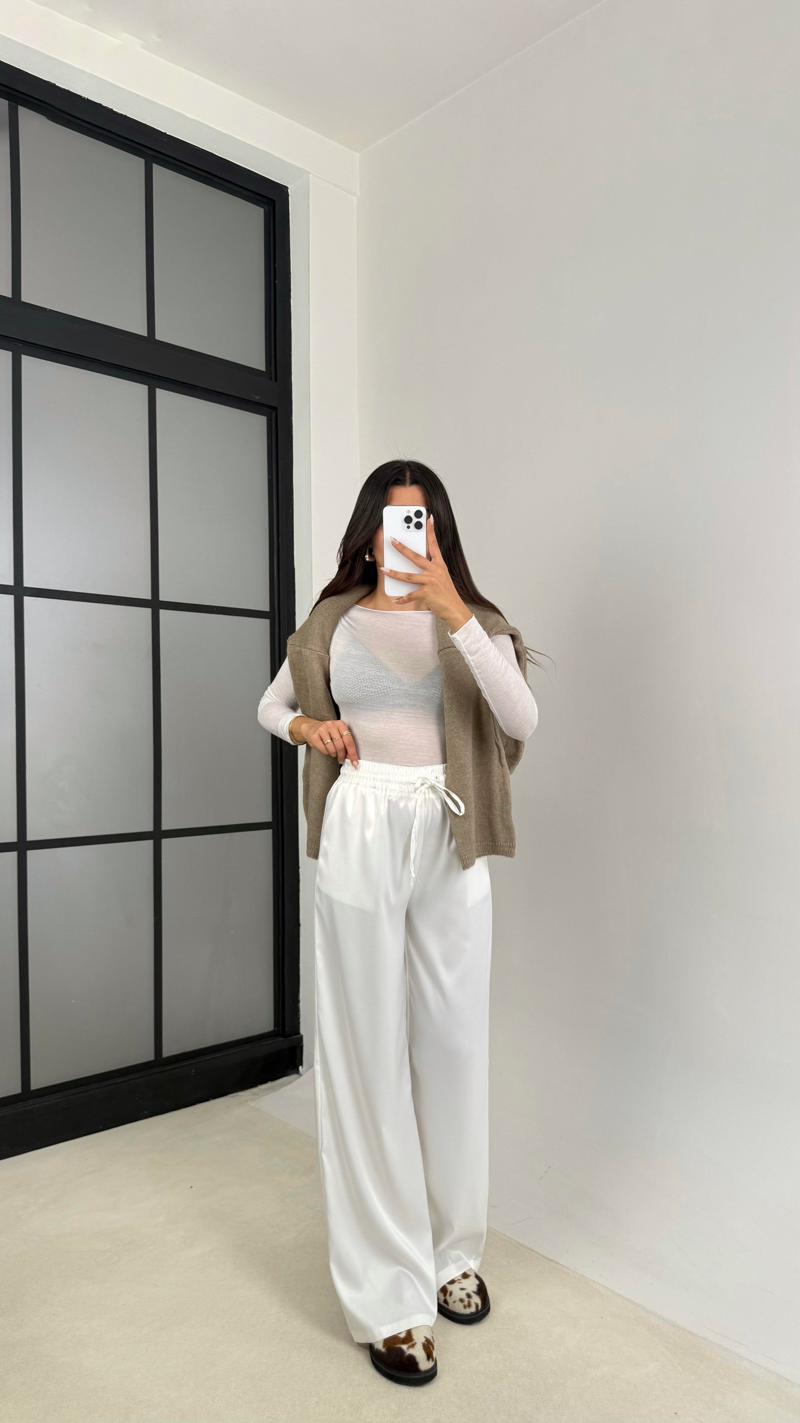 Beyaz Beli Lastikli Cepli Saten Pantolon GAUS-0090GAUSPANTOLONGAUS-0090