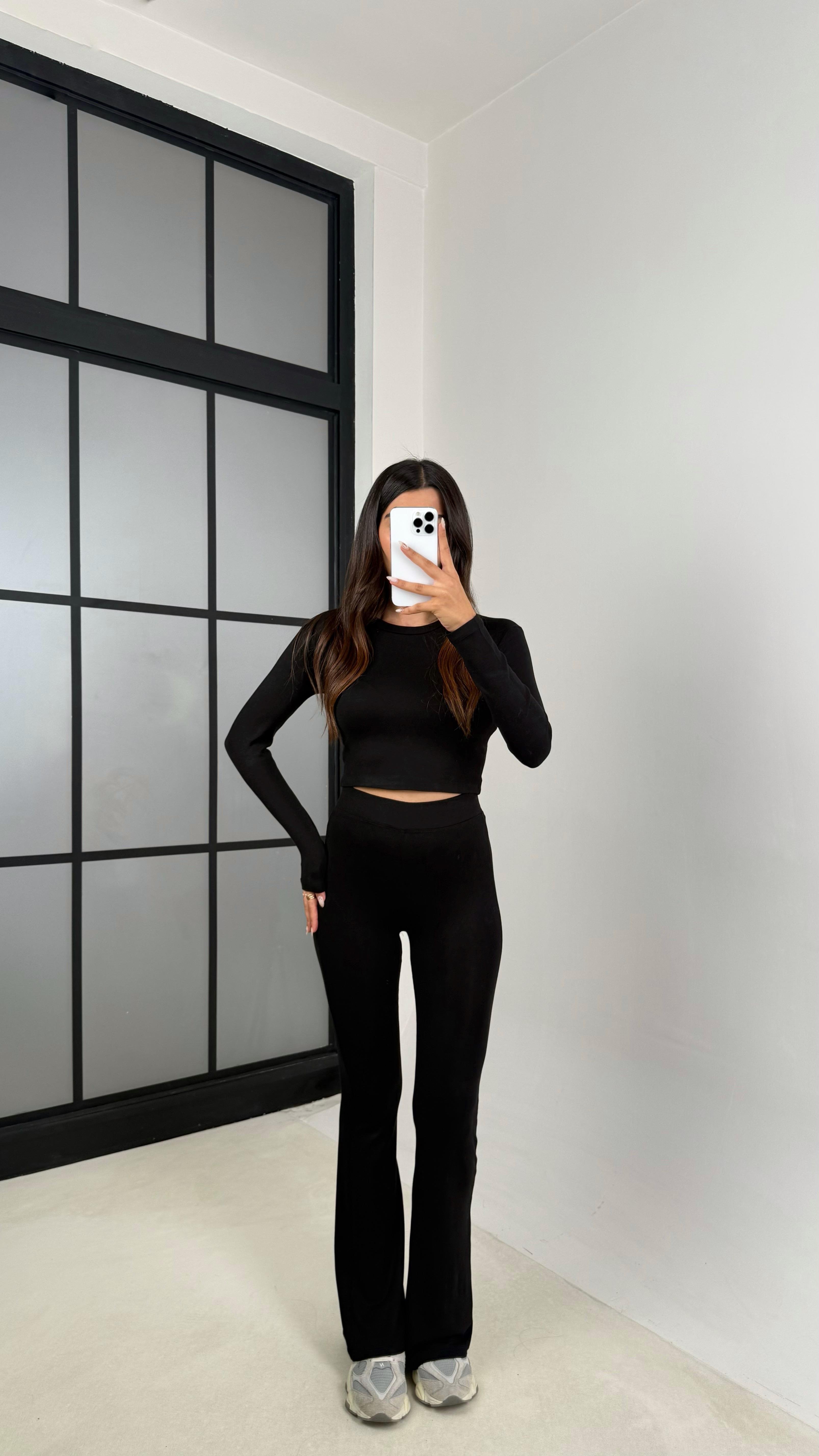 Siyah Bisiklet Yaka Bluz Beli Lastikli Pantolon İkili Yumuşak Likralı Takım GAUS-00111GAUSTAKIMGAUS-00111