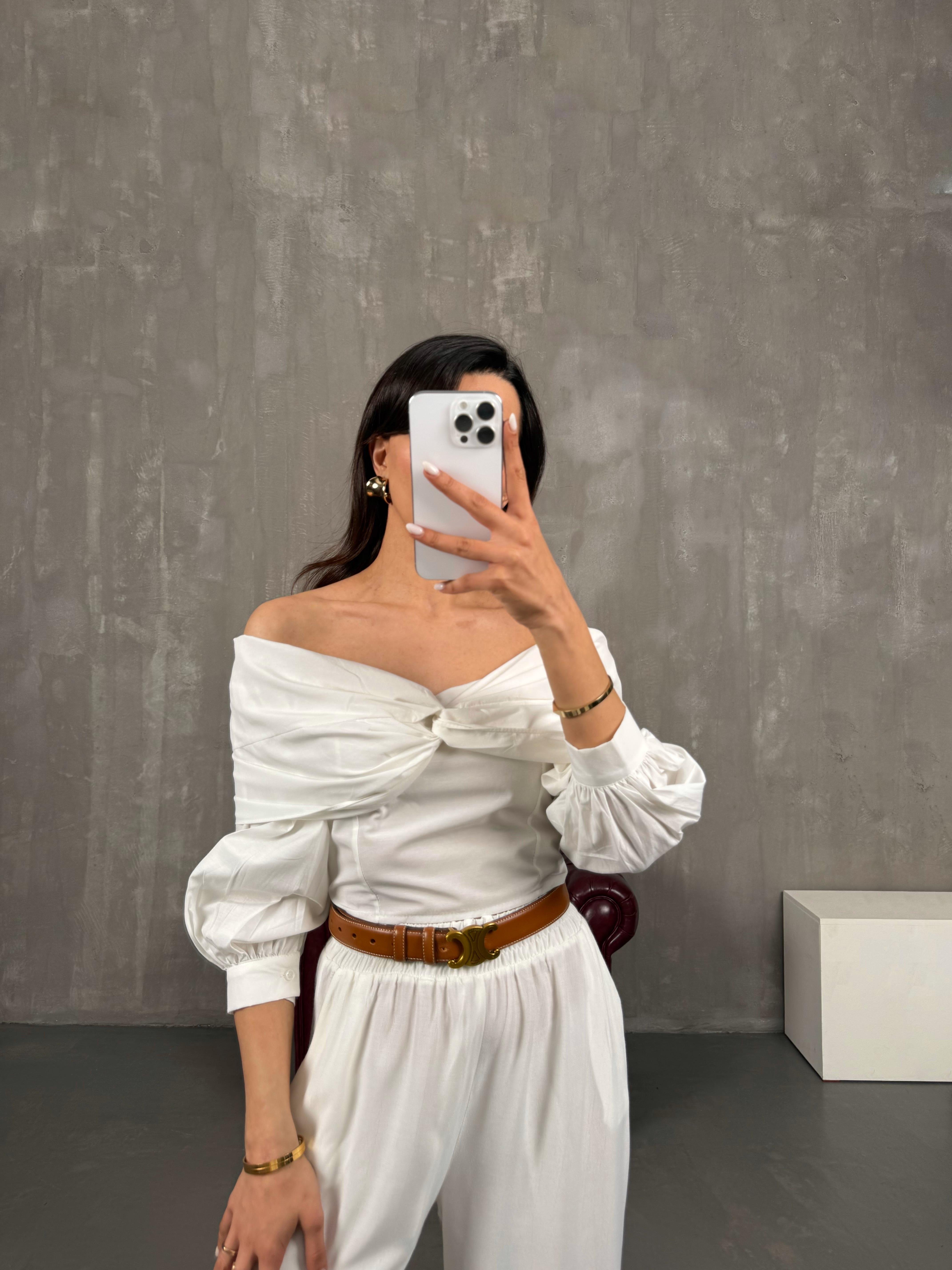 Beyaz Madonna Yaka Crop Gömlek Gaus00053GausGÖMLEKGU1001117