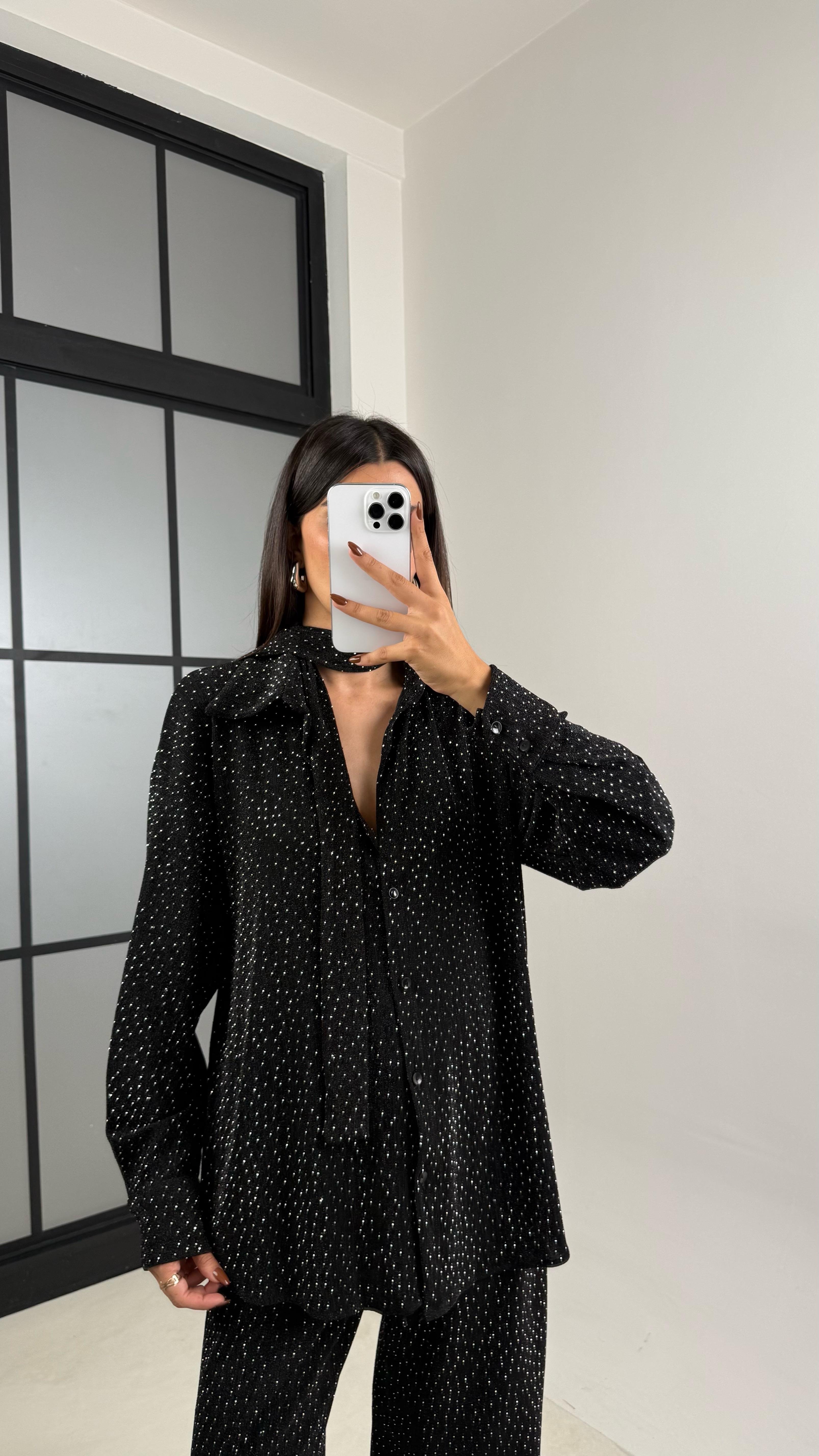 Siyah Taş Detaylı Kuşaklı Gömlek Beli Lastikli Pantolon Tasarım Takım GAUS-00165GAUSTAKIMGAUS-00165