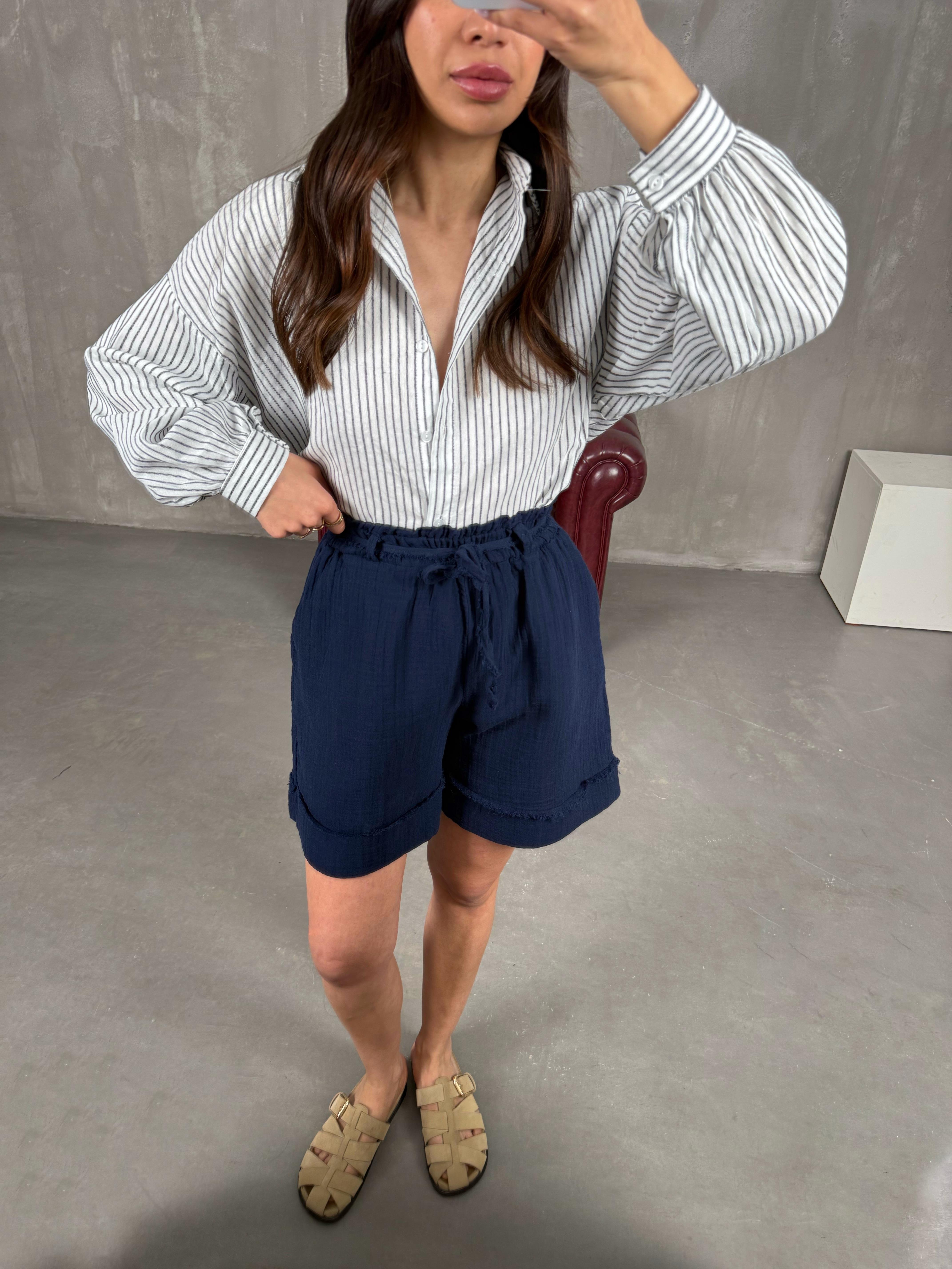 Lacivert Beli Lastikli Kuşaklı Cepli Müslin Kumaş Şort Gaus00267GausŞORTGU1001616