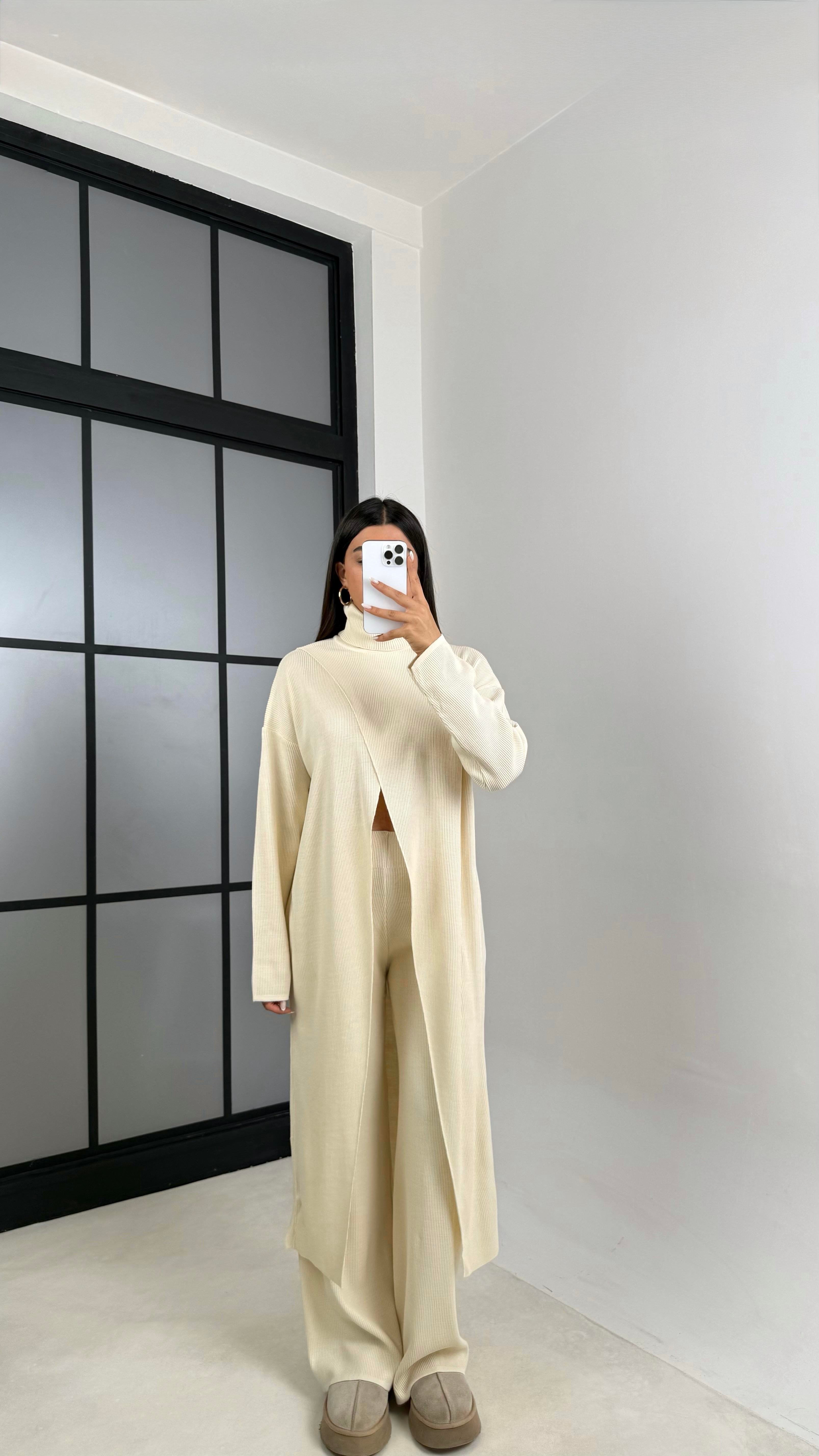 Ekru Balıkçı Yaka Asimetrik Kesim Kazak Beli Lastikli Pantolon İkili Triko Takım GAUS-00591GAUSTAKIMGAUS-00591