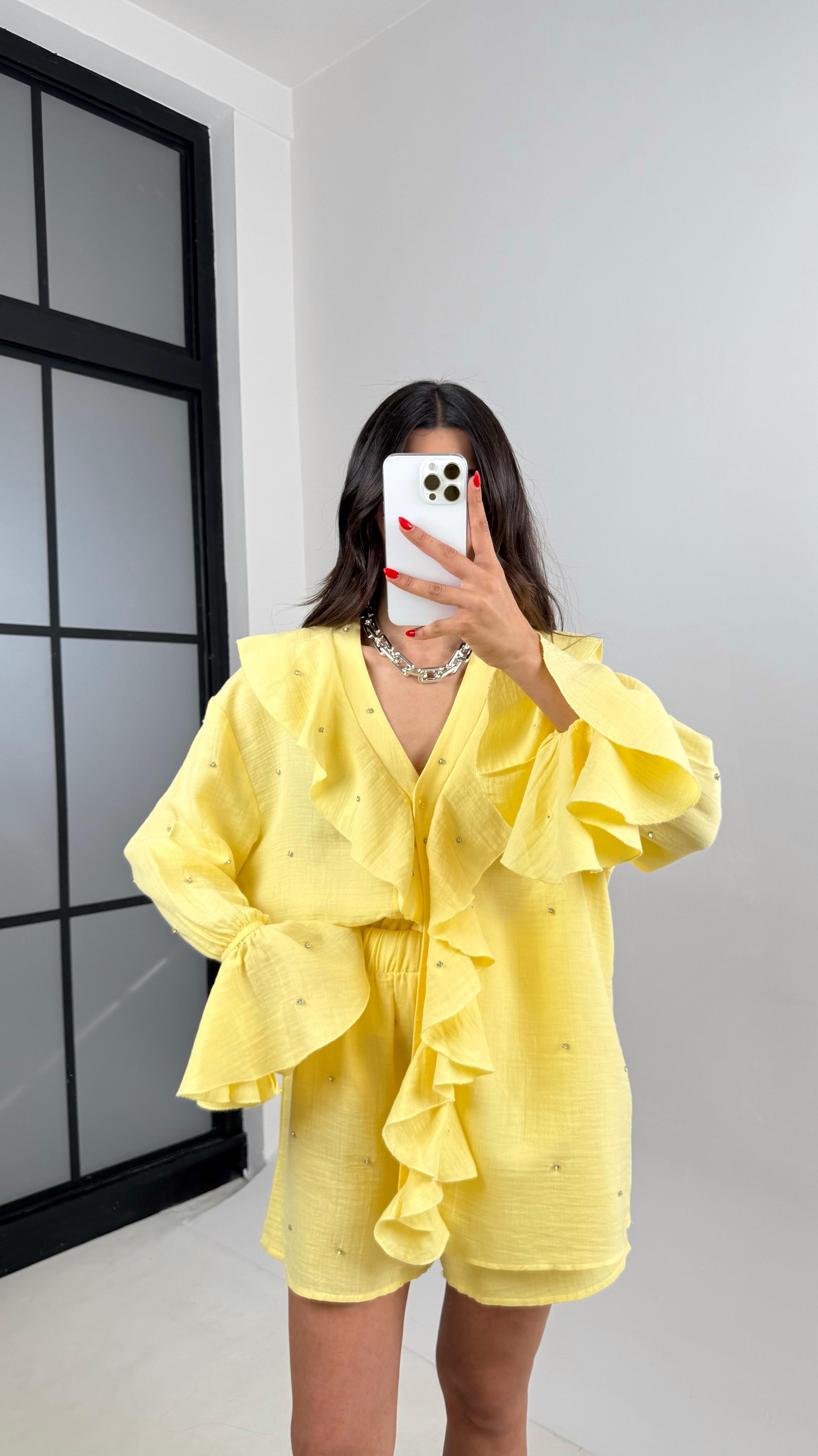 Sarı Yaka Fırfırlı Taş Detaylı Gömlek Şortlu Müslin Takım Gaus00511GausTAKIMGU1002200