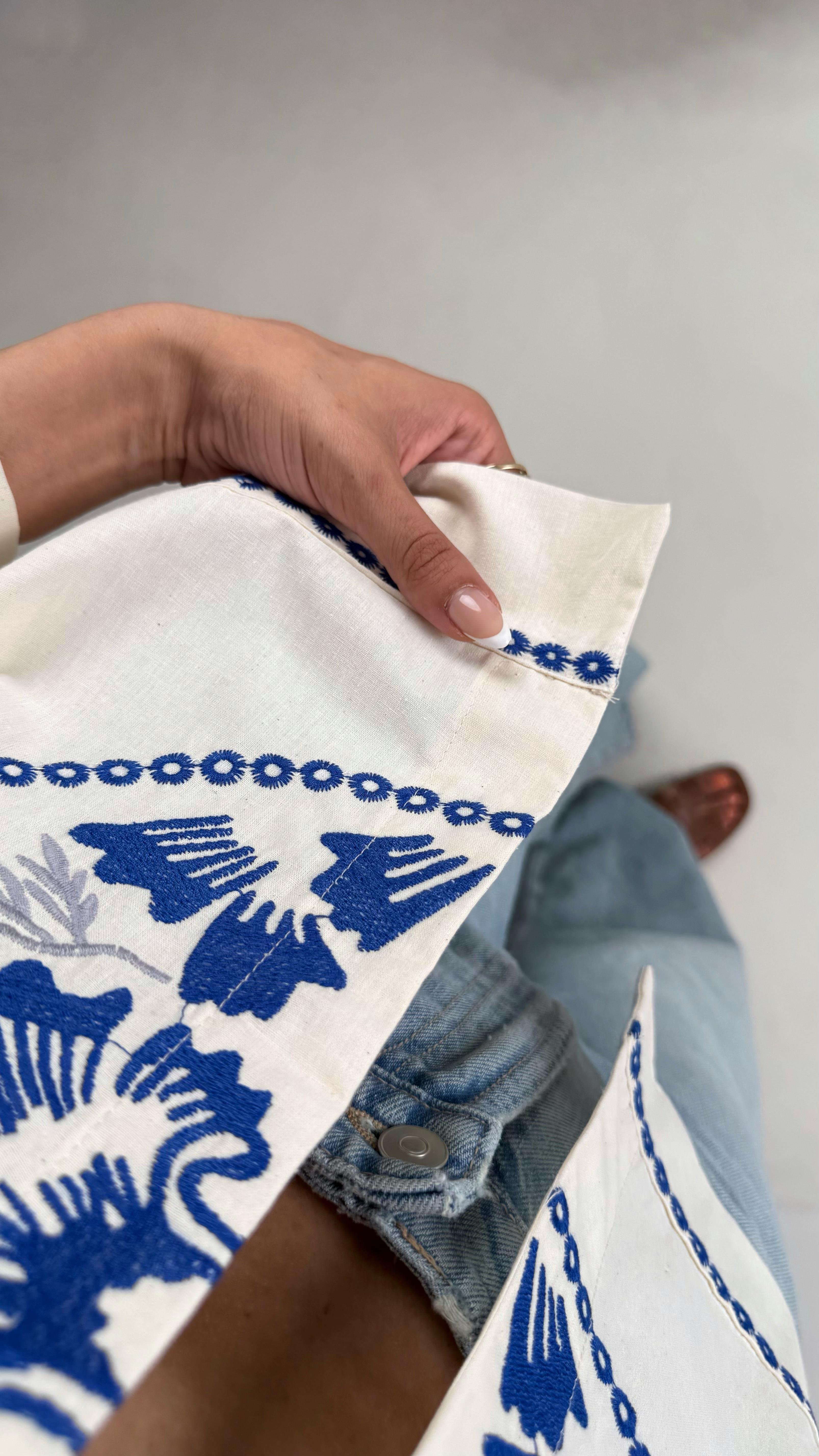 Ekru Mavi Nakışlı Tasarım Yelek Gaus00577Gaus السترات الصوفية GU1002347