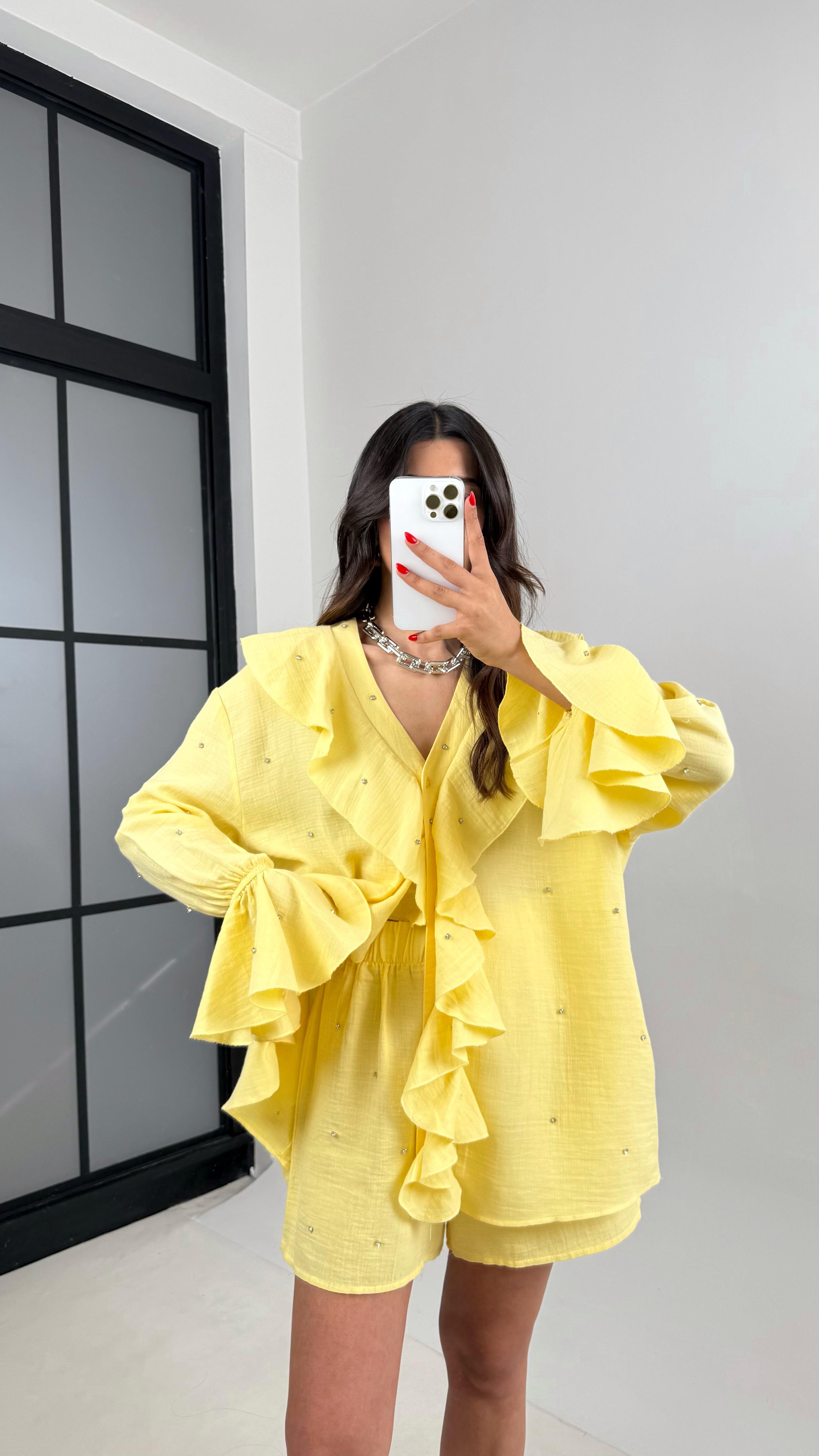 Sarı Yaka Fırfırlı Taş Detaylı Gömlek Şortlu Müslin Takım Gaus00511GausTAKIMGU1002200