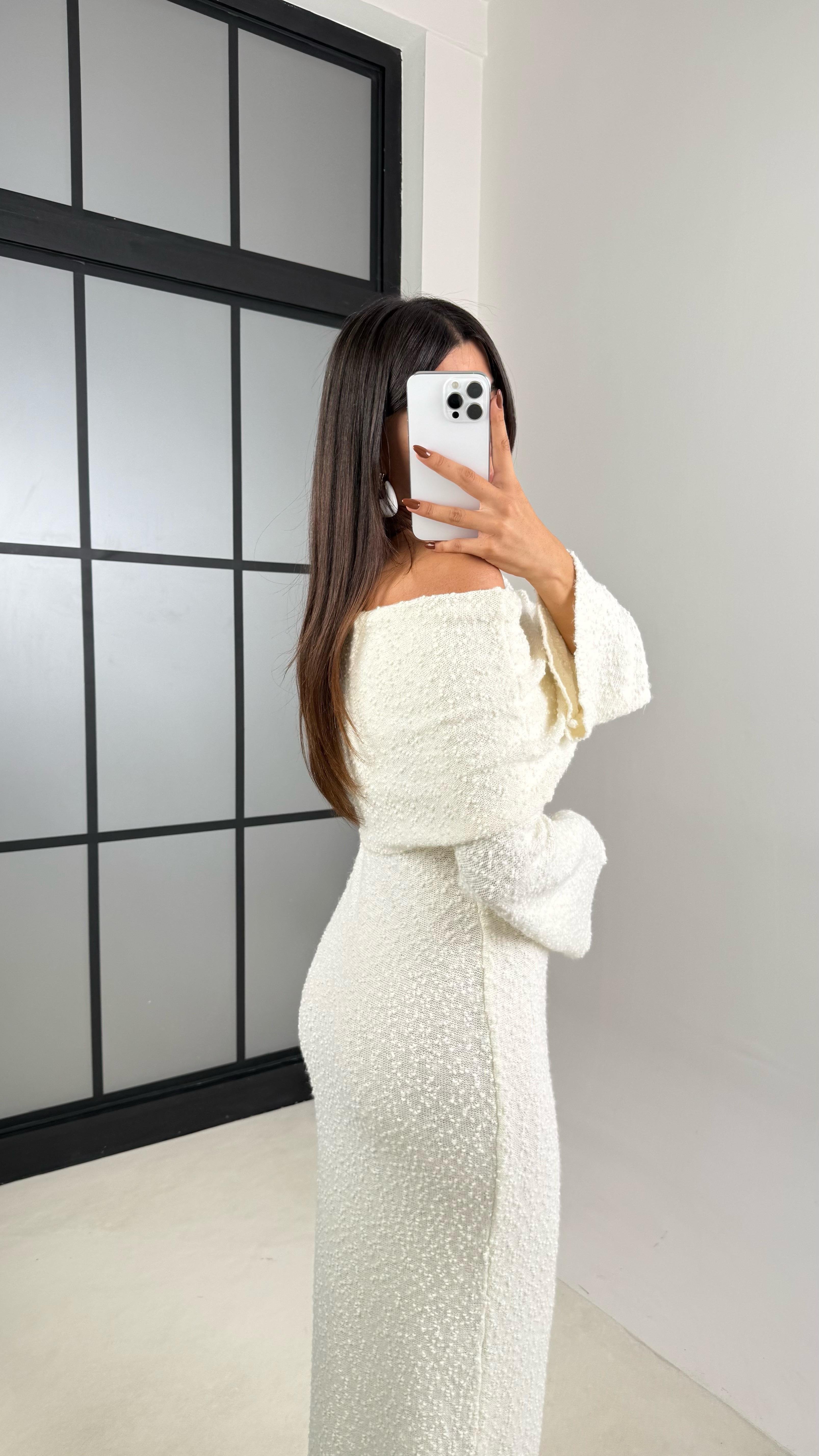 Ekru Madonna Yaka Tasarım Uzun Triko Elbise GAUS-00126GAUSELBİSEGAUS-00126