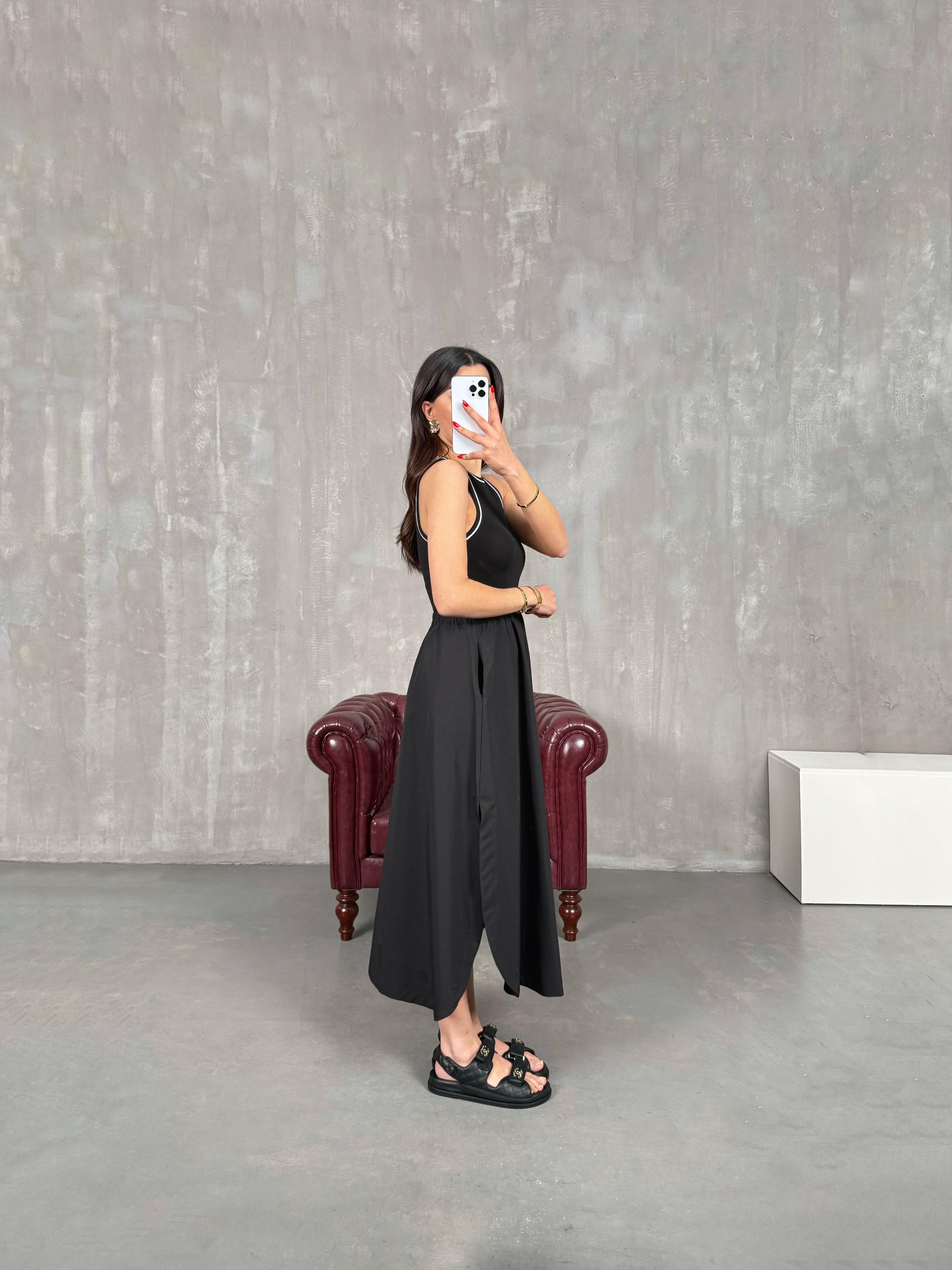 Siyah Poplin Karışımlı Fitilli Sıfır Kol Yırtmaçlı Cepli Elbise Gaus00172GausELBİSEGU1001399