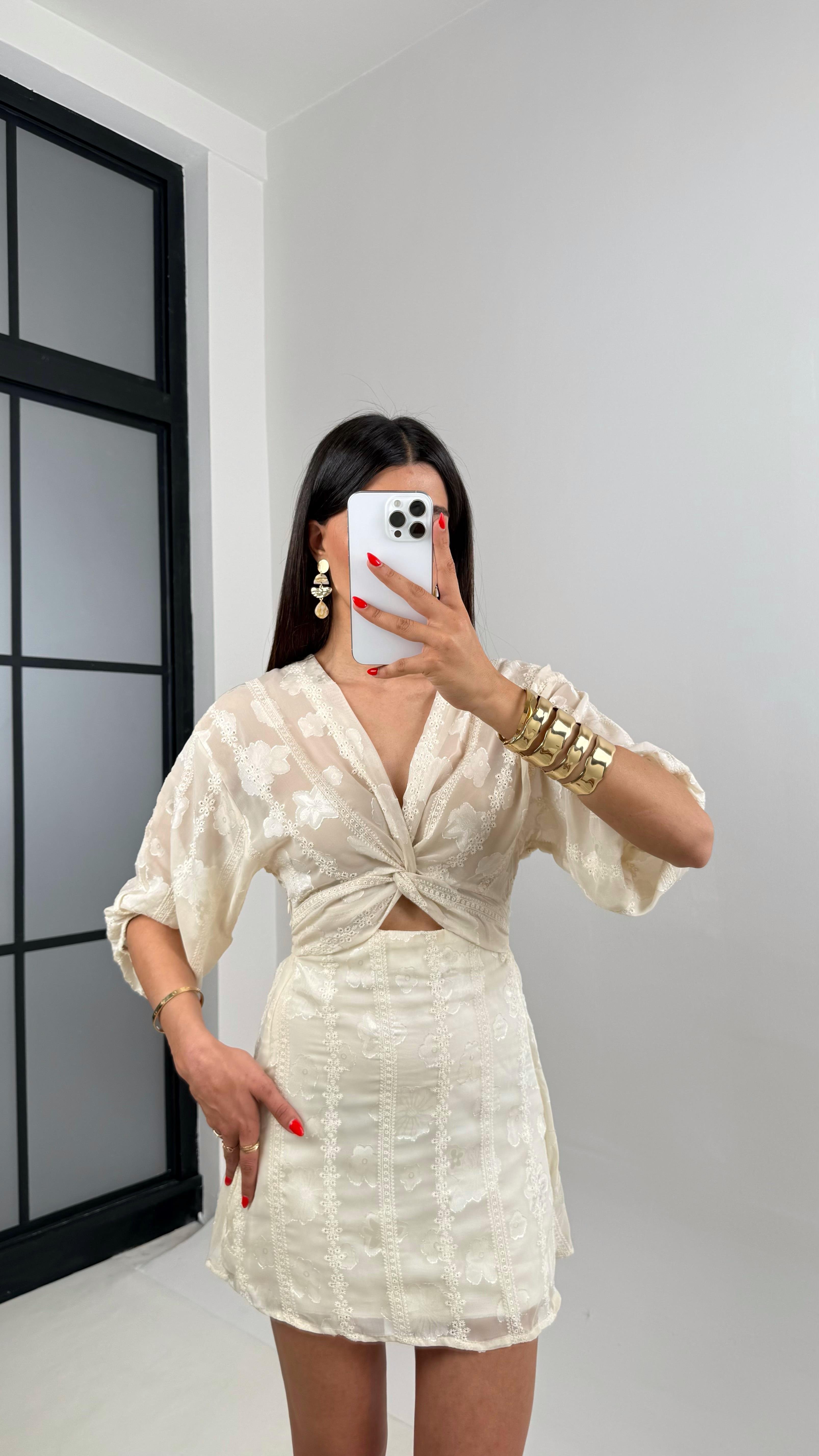 Ekru Dantel İşlemeli Astarlı Dekolteli Şifon Elbise Gaus00508GausELBİSEGU1002192