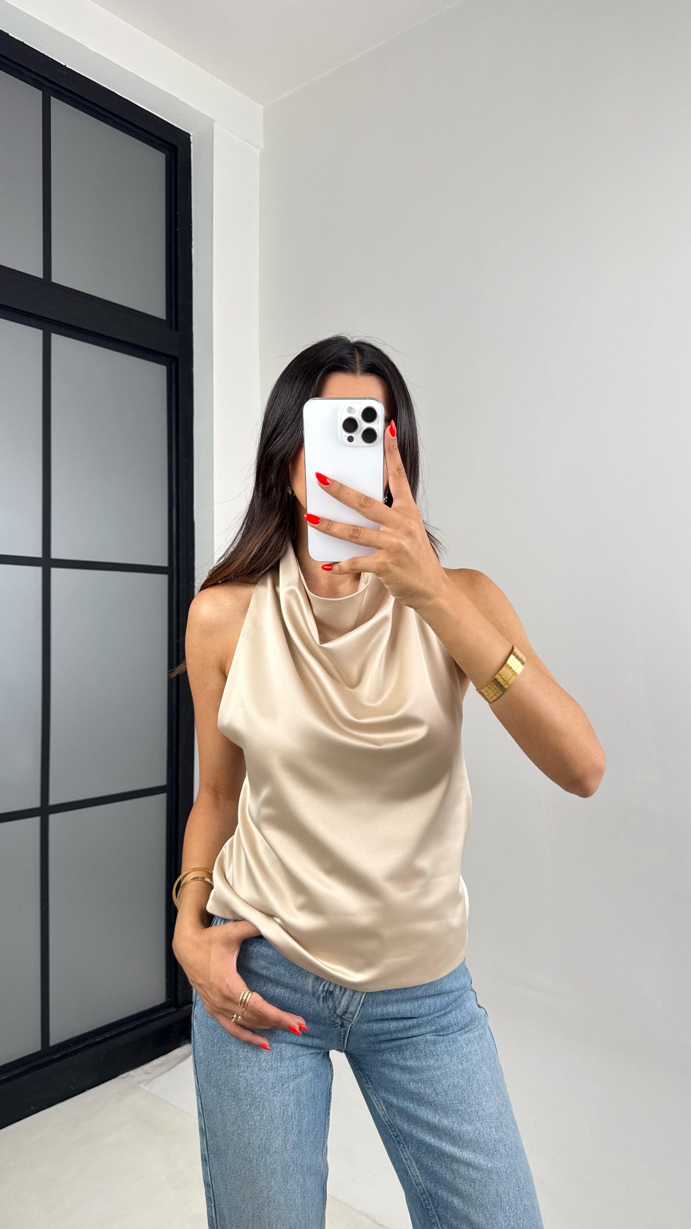 Taş Boyundan Bağlamalı Sırt Dekolteli Saten Bluz GAUS-008GAUSالبلوزات GAUS-008