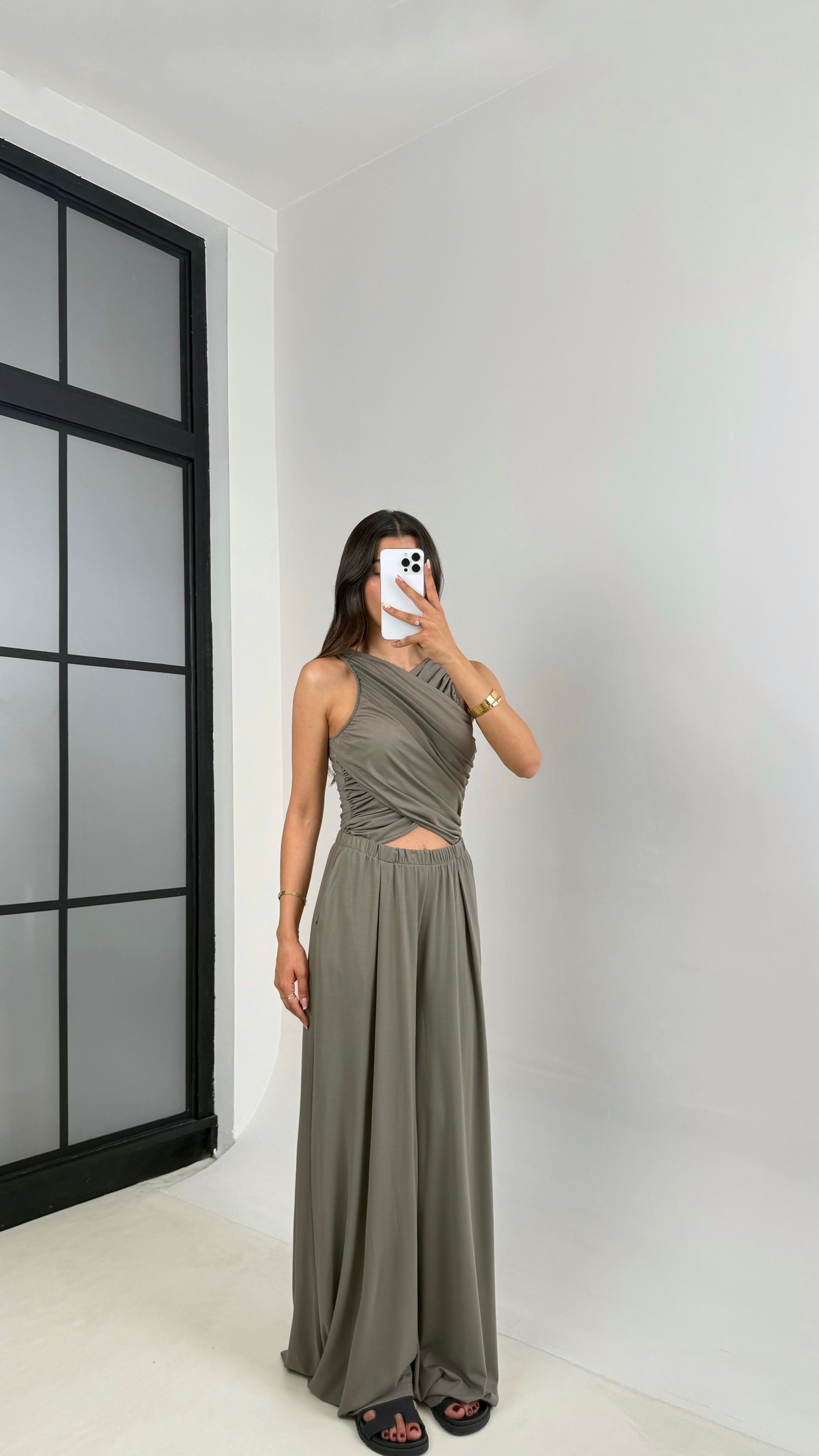 Haki Oys Muadil Dekolteli Beli Lastikli Cepli Modal Kumaş Tulum Gaus00648Gaus الأوفرول GU1002507