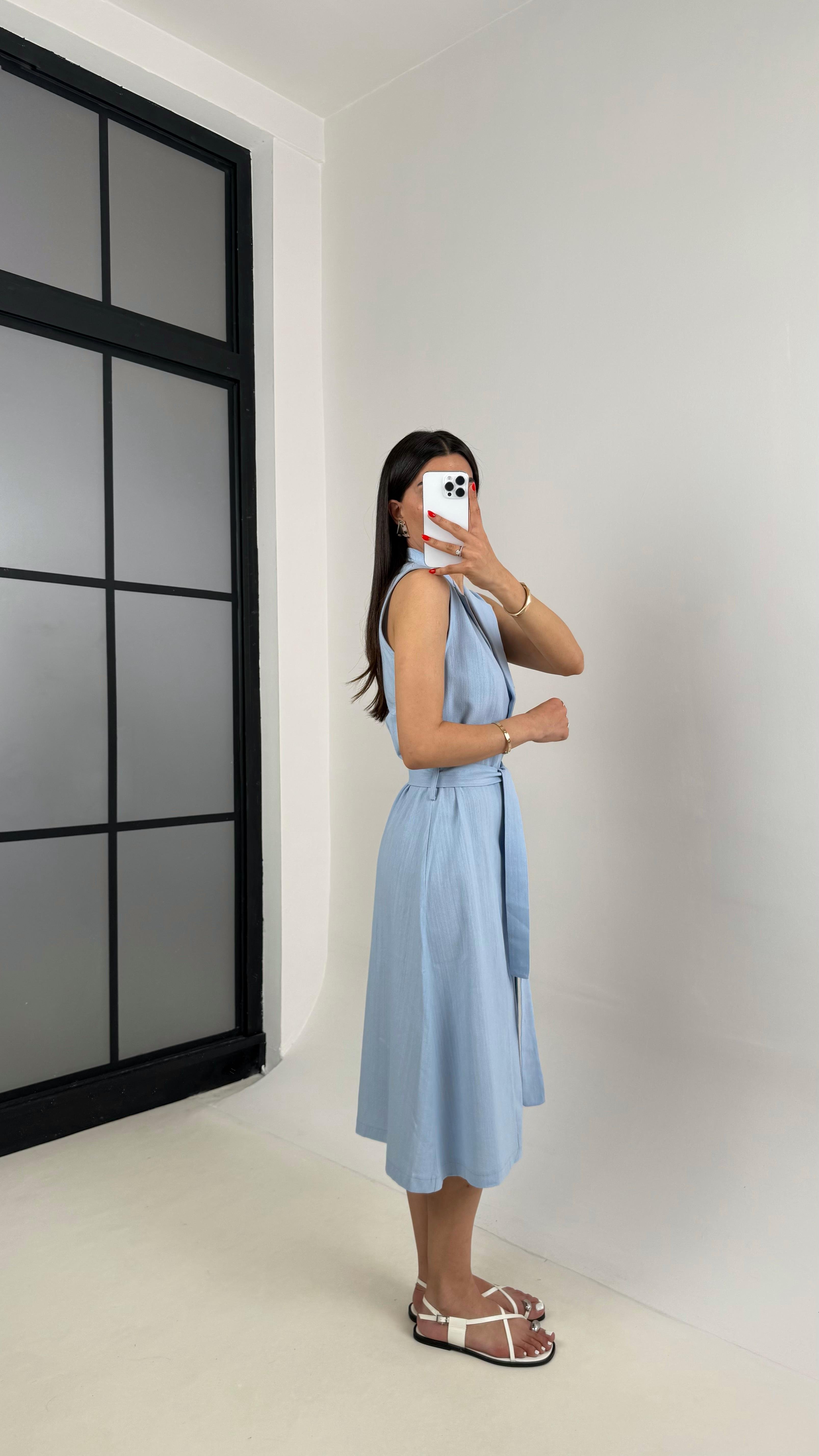 Mavi V Yaka Önü Düğmeli Kuşaklı Keten Elbise Gaus00461 GausELBİSEGU1002076